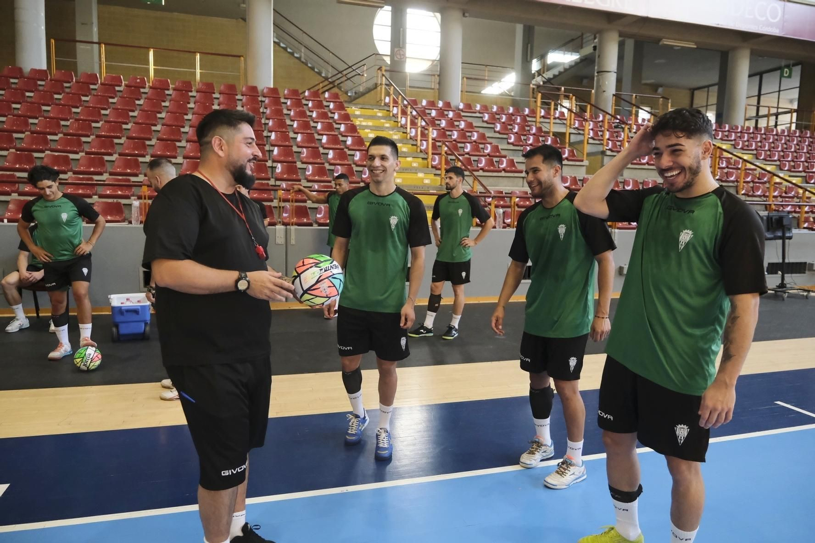 El primer entrenamiento del Córdoba Futsal, en imágenes