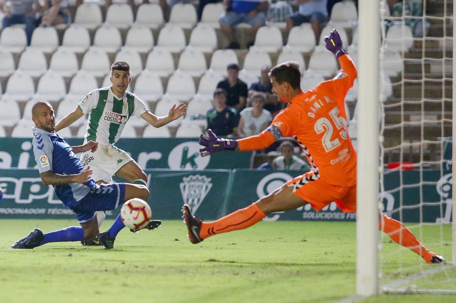 El Córdoba CF-Tenerife, en imágenes