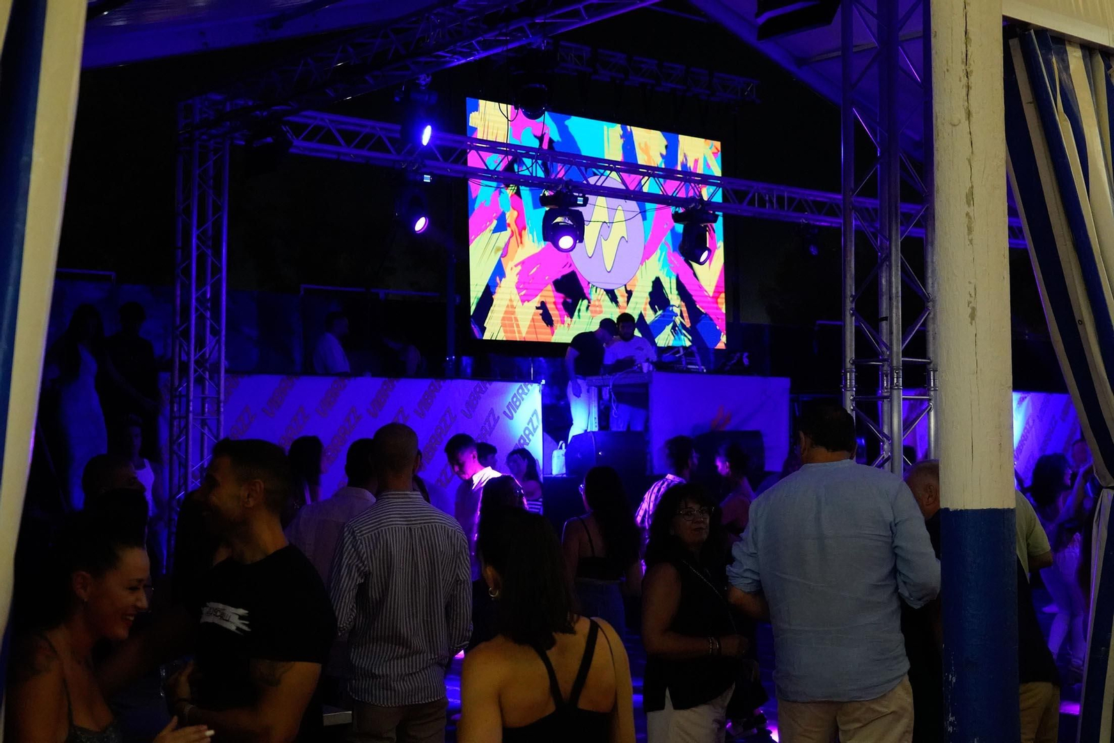 Imágenes del ambiente de Colombinas el día 3 de agosto