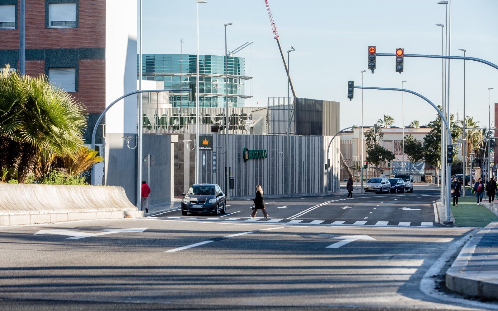 El tramo de la avenida transversal que se abrió al tráfico y a los peatones la semana pasada.