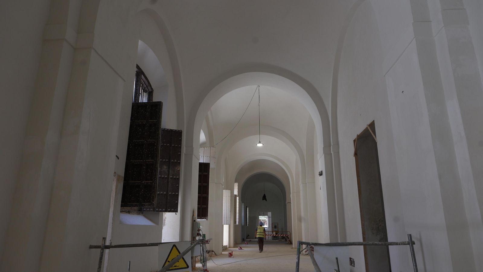 Galería junto a la avenida Eduardo Dato,  prevista para exposiciones.