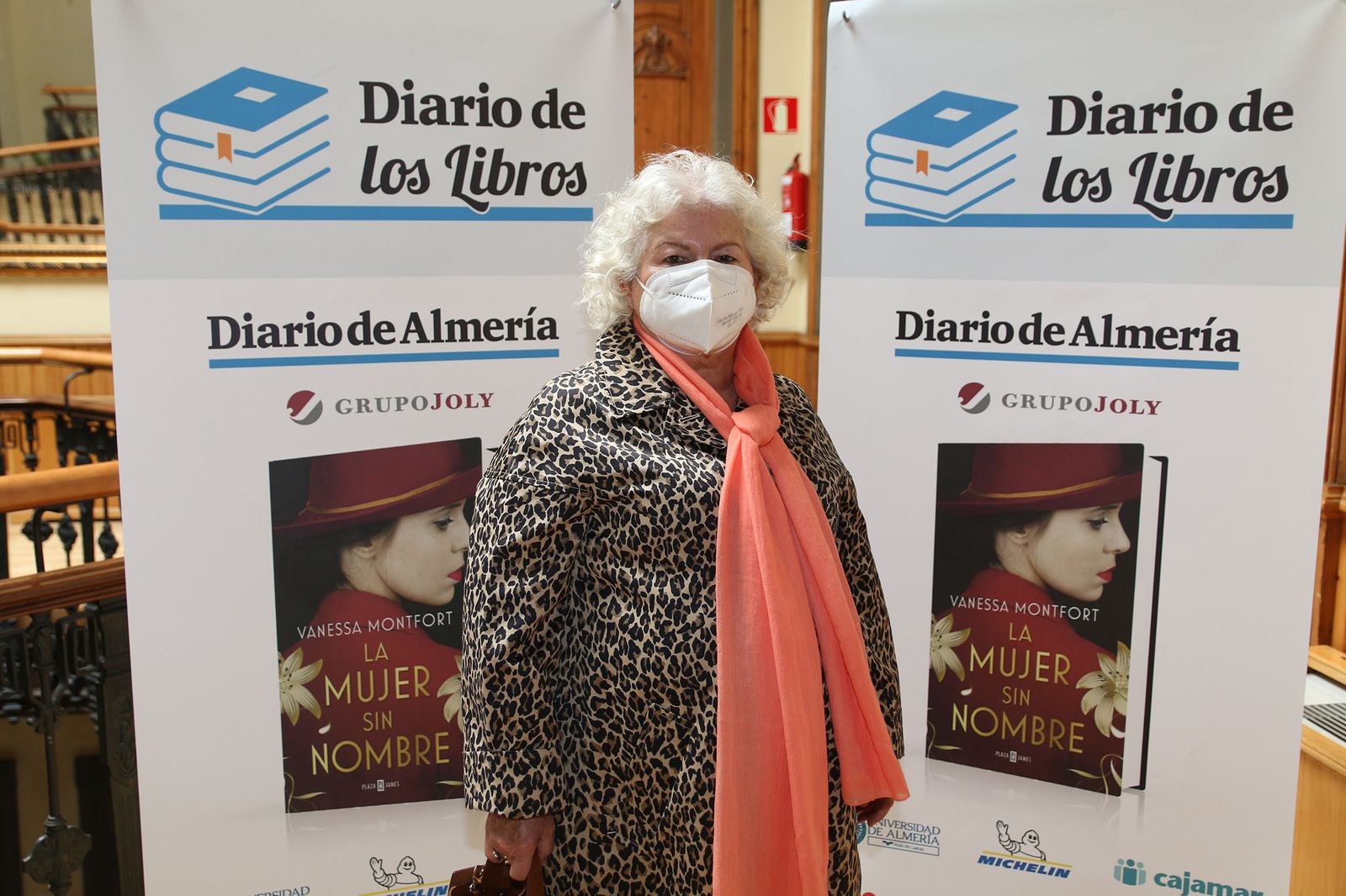 Fotogalería Diario de los Libros, con Vanessa Montfort y su obra 'La mujer sin nombre'