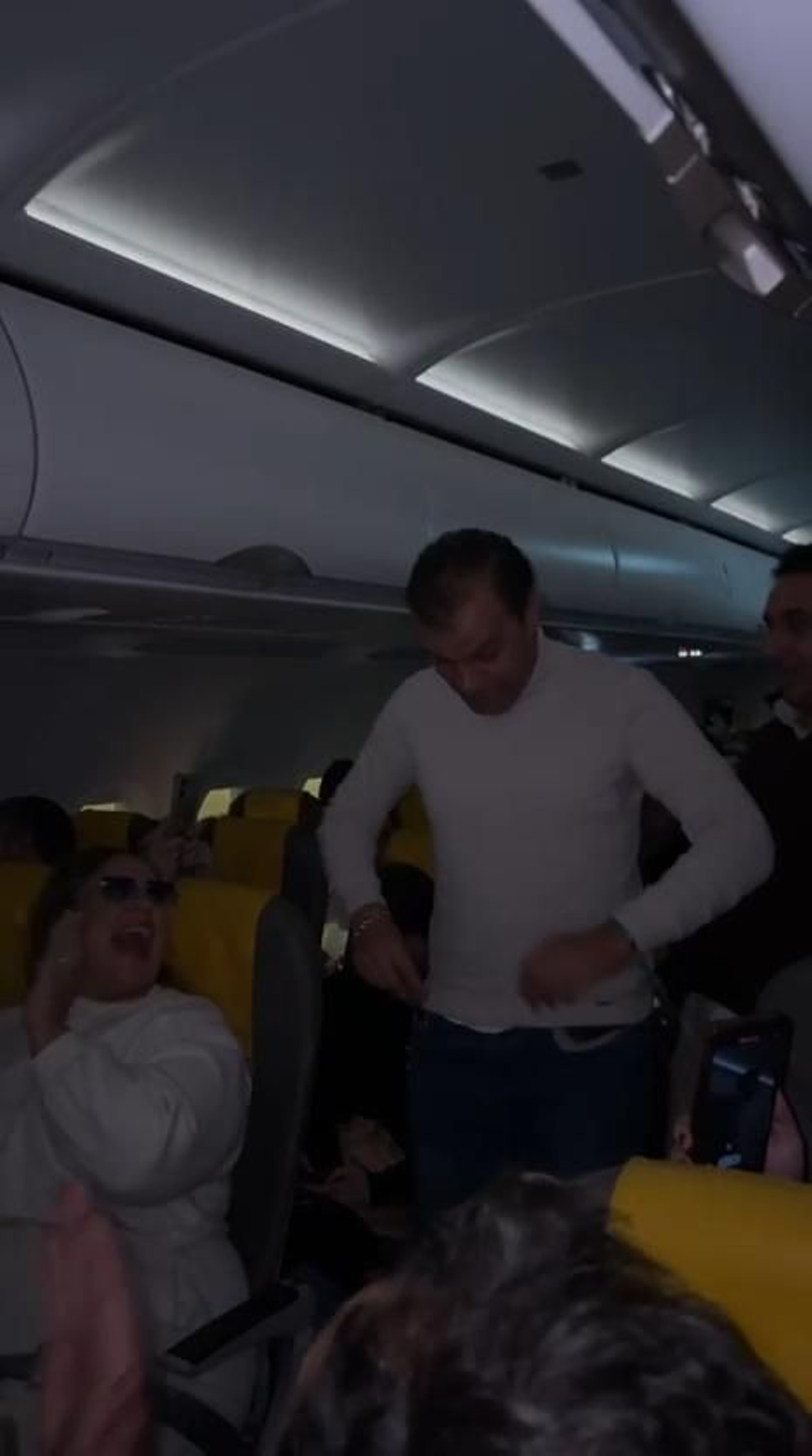 Villancicos en un vuelo con distino Sevilla