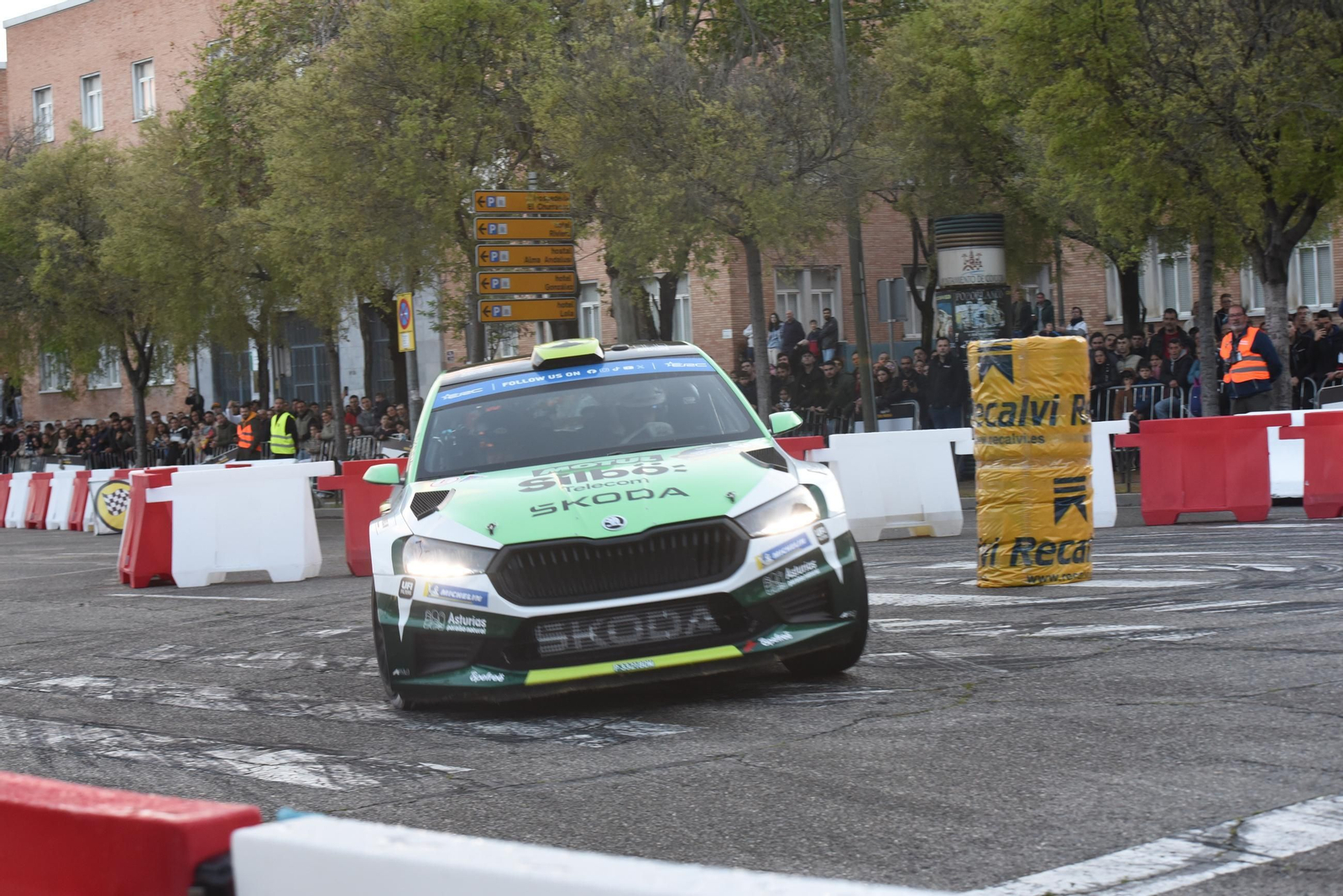 Las mejores fotos del espectacular tramo urbano del Rallye Sierra Morena 2025
