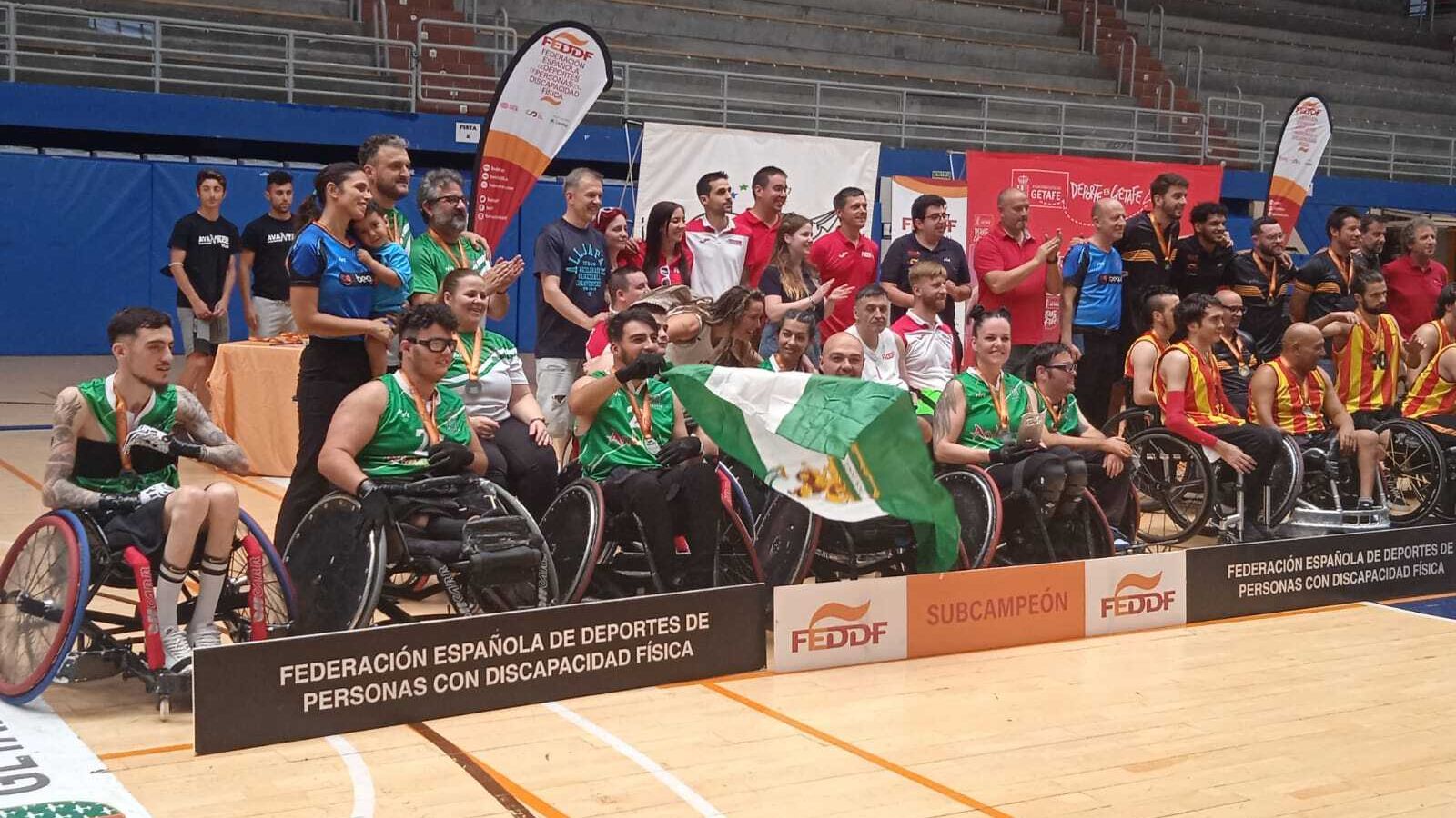La Selección Andaluza celebrando el segundo puesto en el podio.