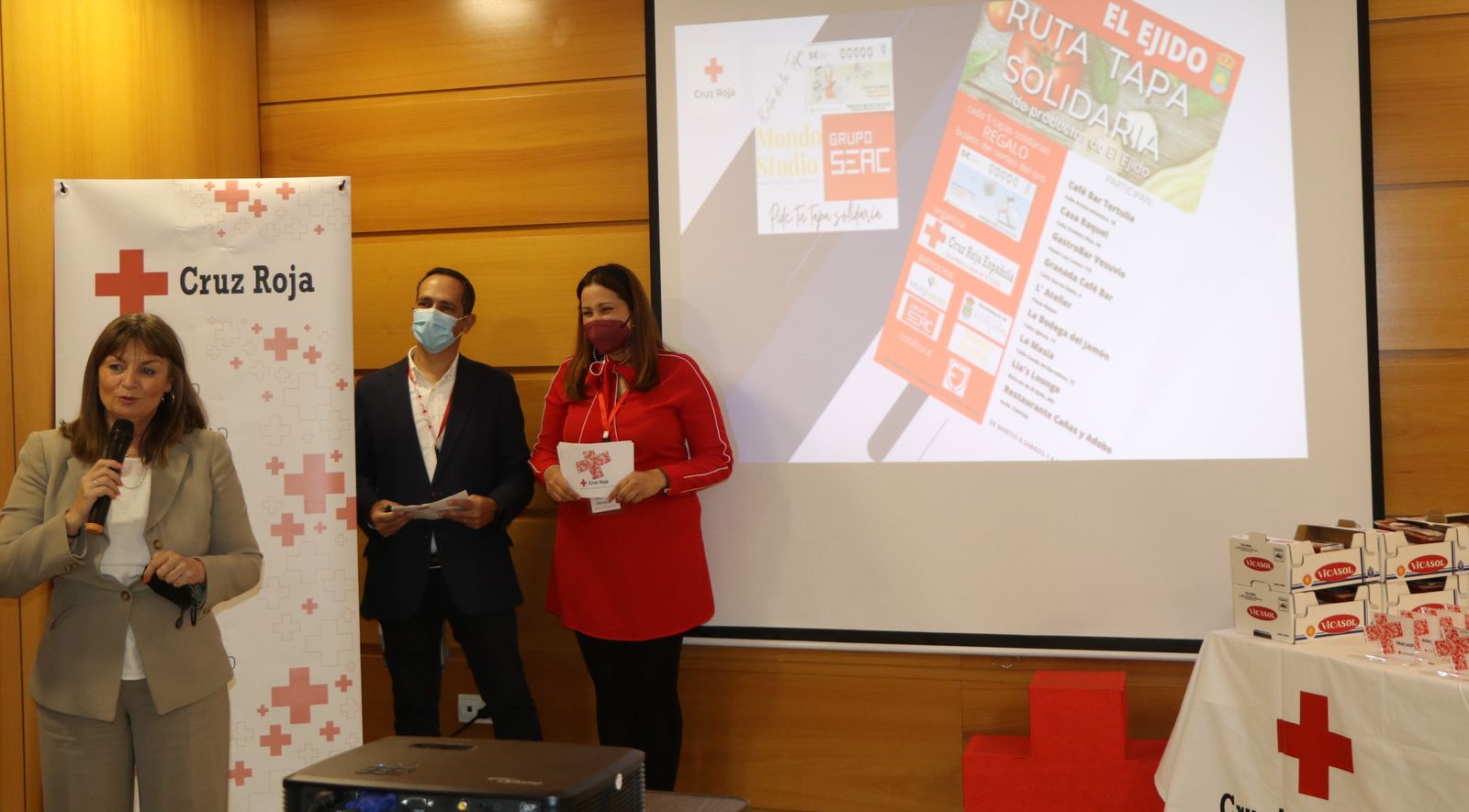 Cruz Roja de El Ejido distingue a las entidades que han ayudado a los más vulnerables