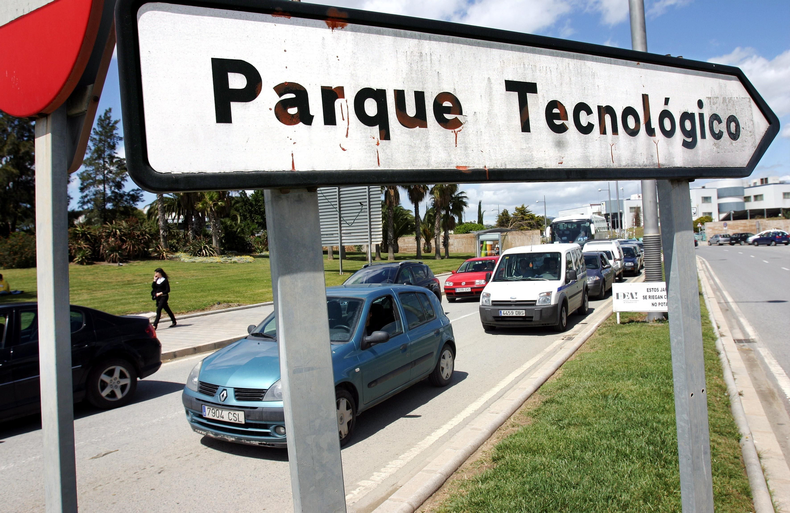 Imagen de archivo de uno de los atascos que se produce a la salida del PTA.