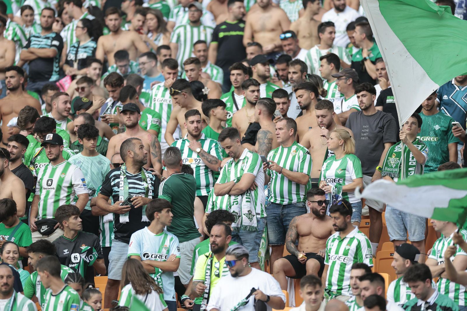 Búscate en las fotos del Betis - Athletic Club