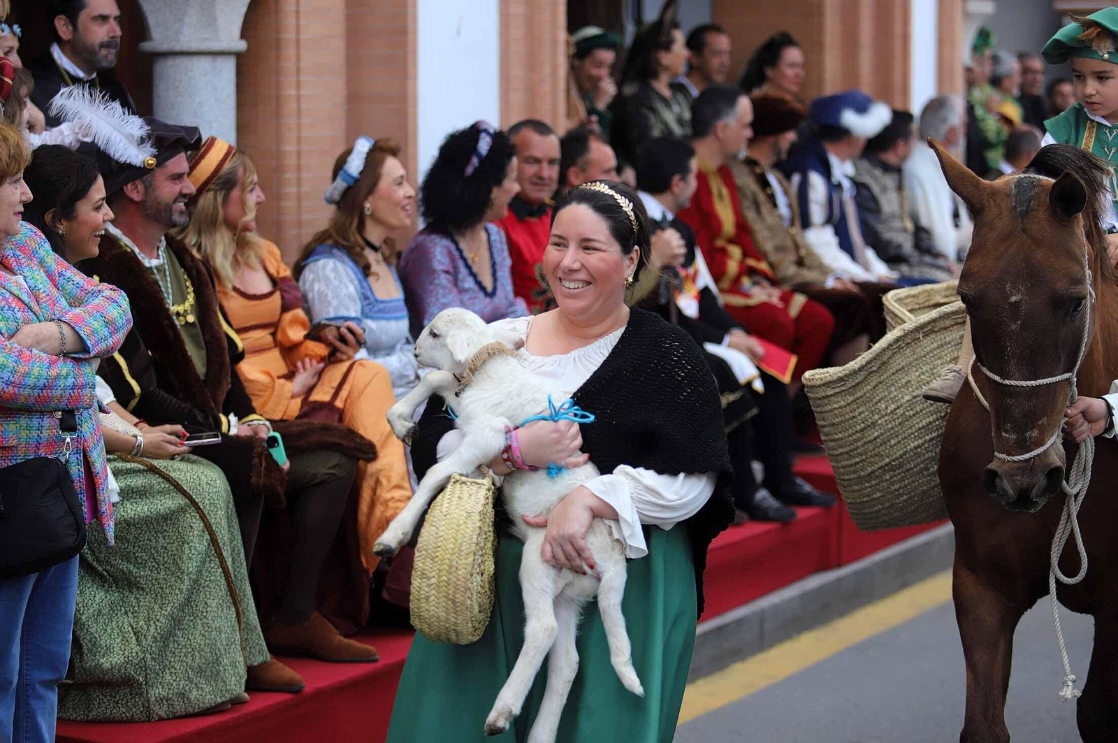Imágenes del gran ambiente en la Feria Medieval de Palos de la Frontera, Huelva