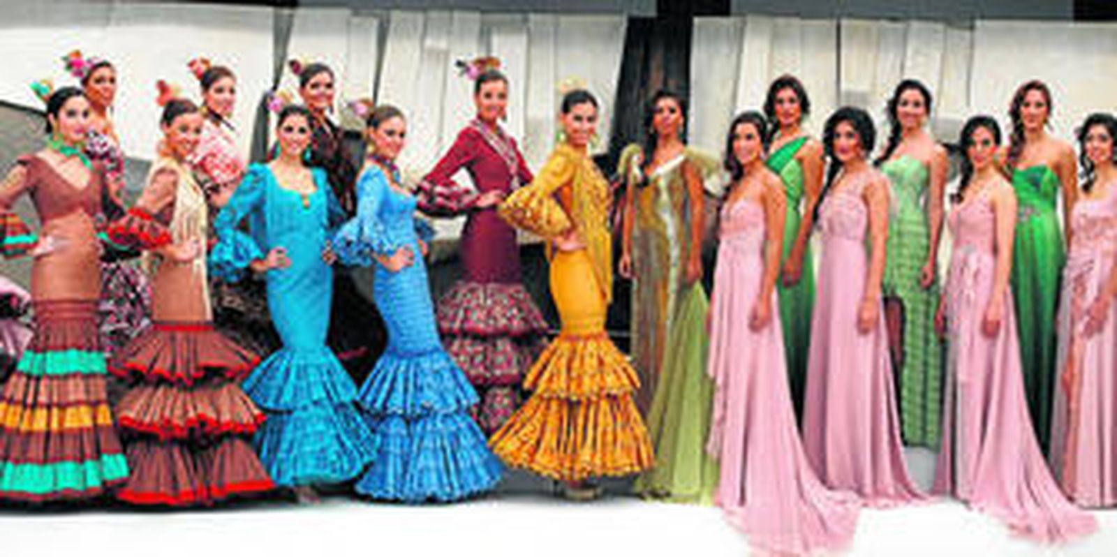 Pilar Vera y Ana Torres visten a las 'guapas oficiales' de Sevilla