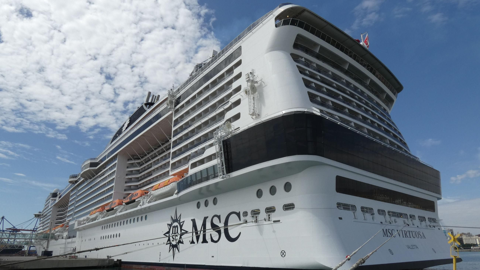 MSC Virtuosa atracado en Málaga