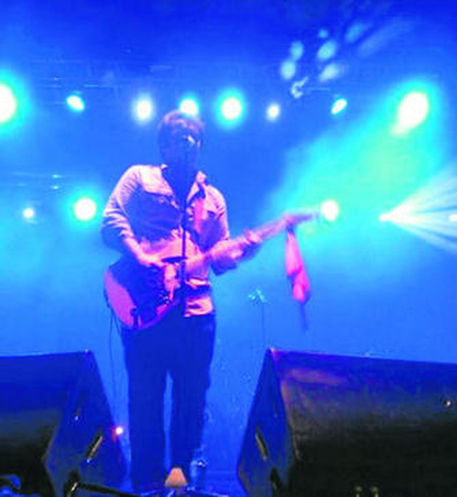 La primera noche de conciertos arrancó con Blues City Cops.