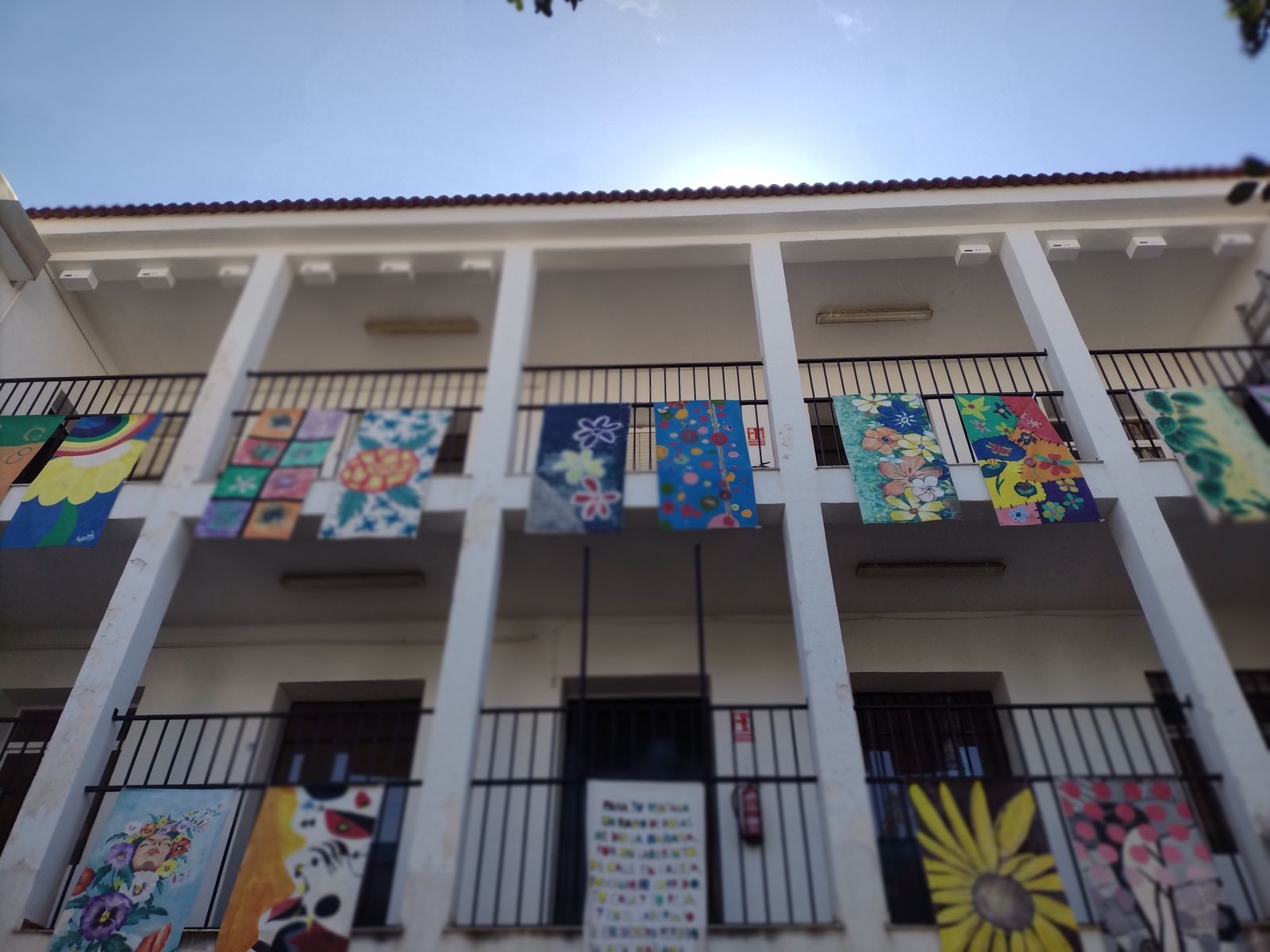 Las cajas nido en el espacio cultural del antiguo colegio Luciana Centeno.