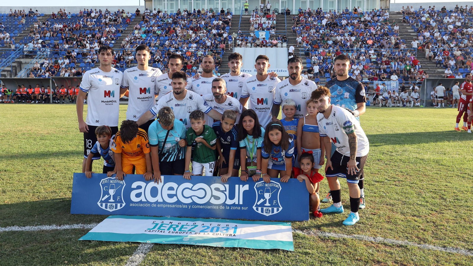 Imágenes del Trofeo Pedro Garrido entre el Jerez Industrial y el Xerez CD