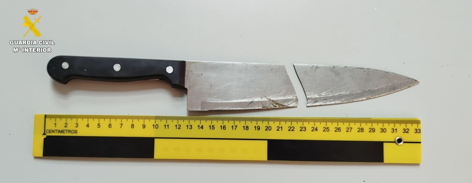 Imagen del cuchillo utilizado por el arrestado para amenazar