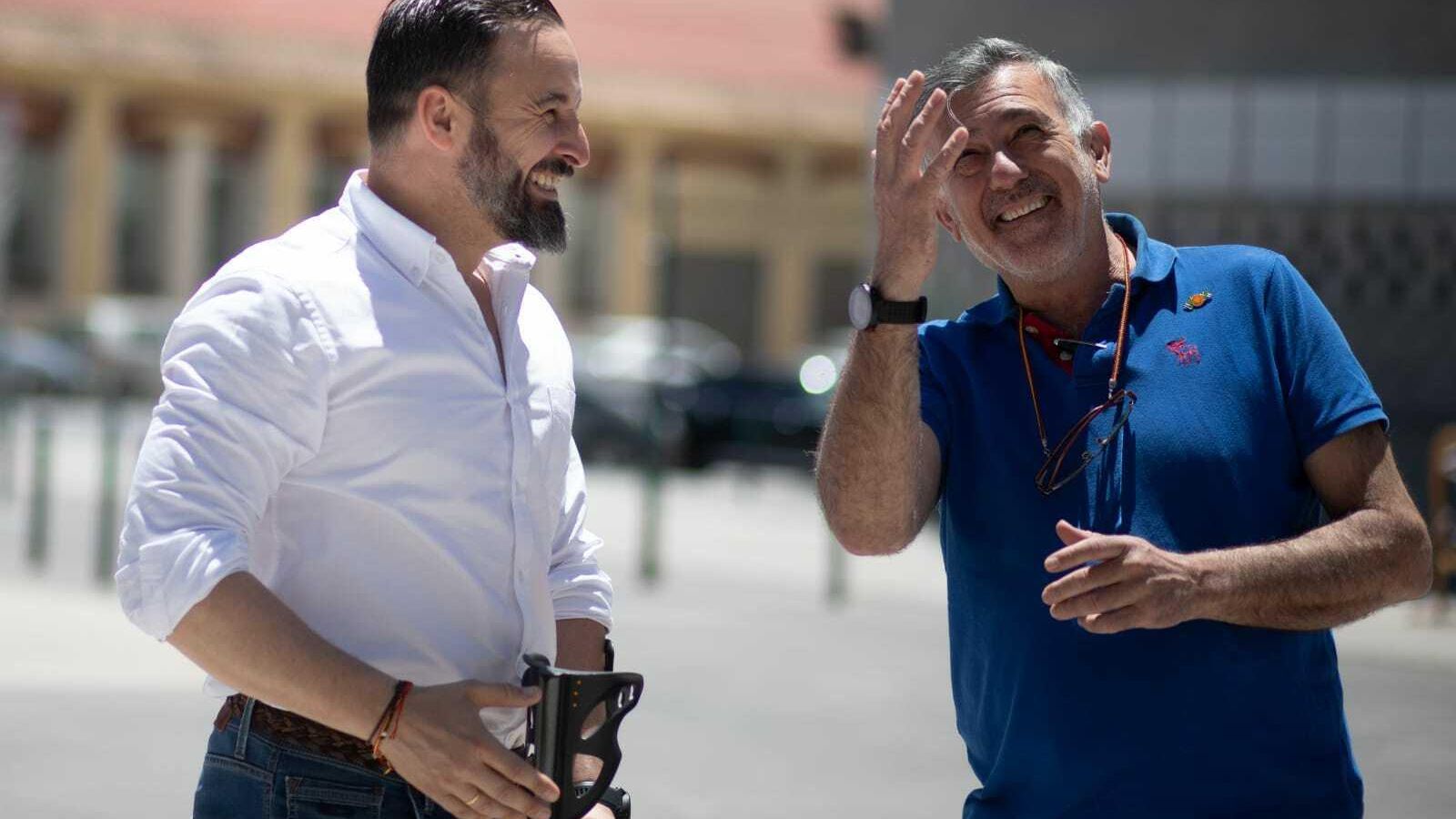 Santiago Abascal, este domingo en Málaga, junto al candidato a la Alcaldía, José Enrique Lara.