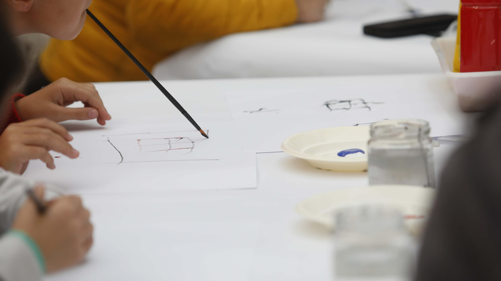 Las fotos del taller de pintura del artista Krzysztof Kosowski