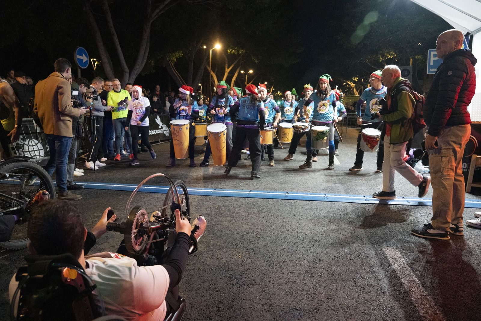 Almería corre y celebra su memoria olímpica en una San Silvestre de récord