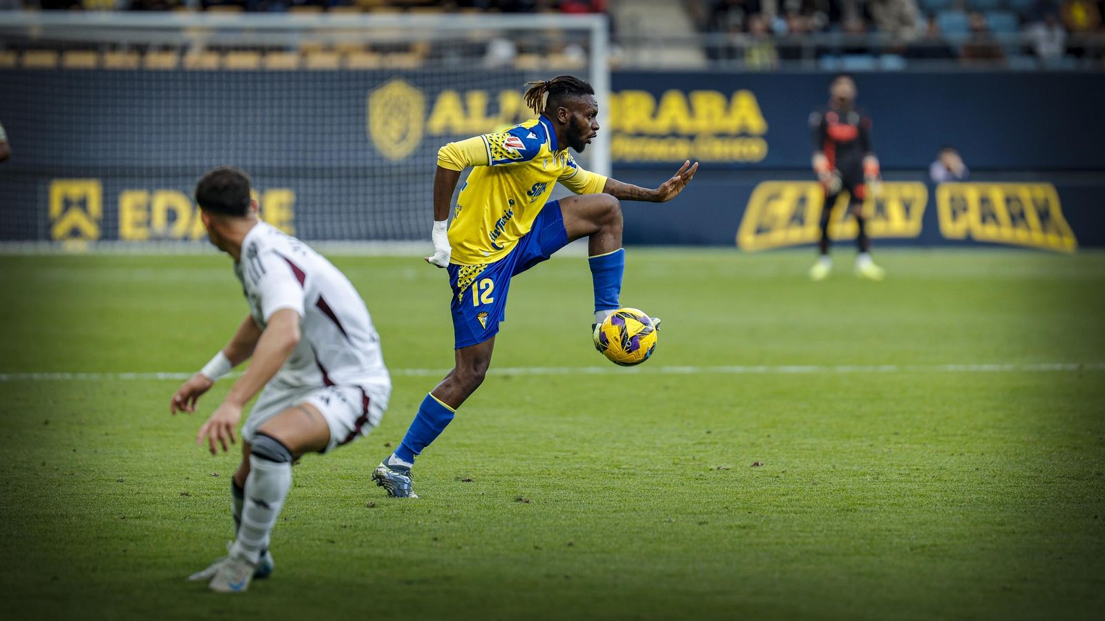 Búscate entre las fotos del partido de fútbol Cádiz CF - Albacete Balompié