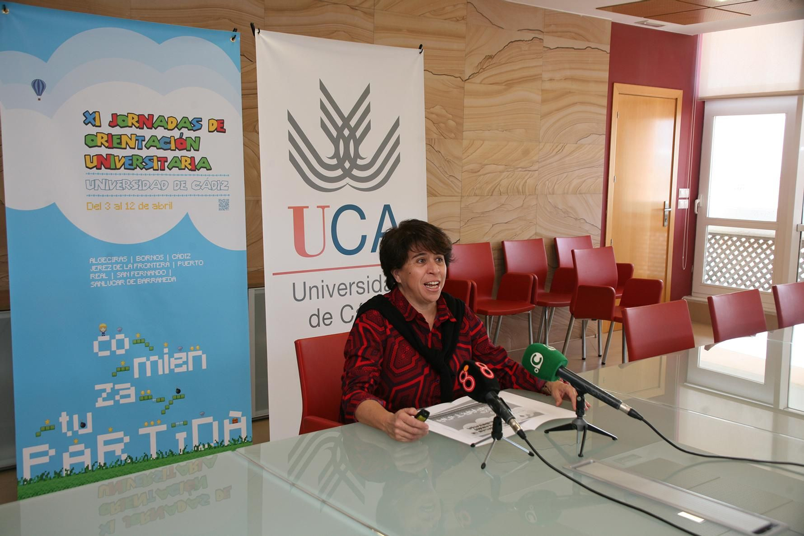 La vicerrectora de Alumnado de la UCA, Concha Valero, presentando las XI Jornadas. La vicerrectora de Alumnado de la UCA, Concha Valero, presentando las XI Jornadas.