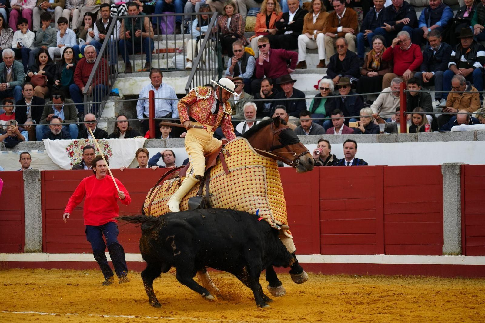La corrida de primavera con Talavante, Pablo Aguado y Juan Ortega en Pozoblanco, en imágenes