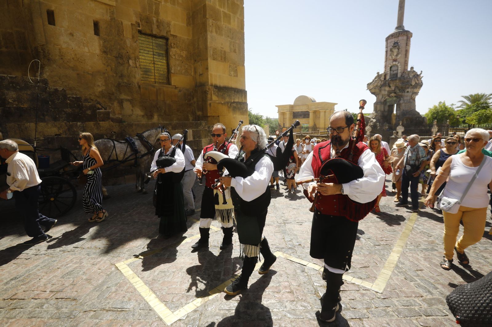 La visita de Núñez-Feijóo a Córdoba, en imágenes
