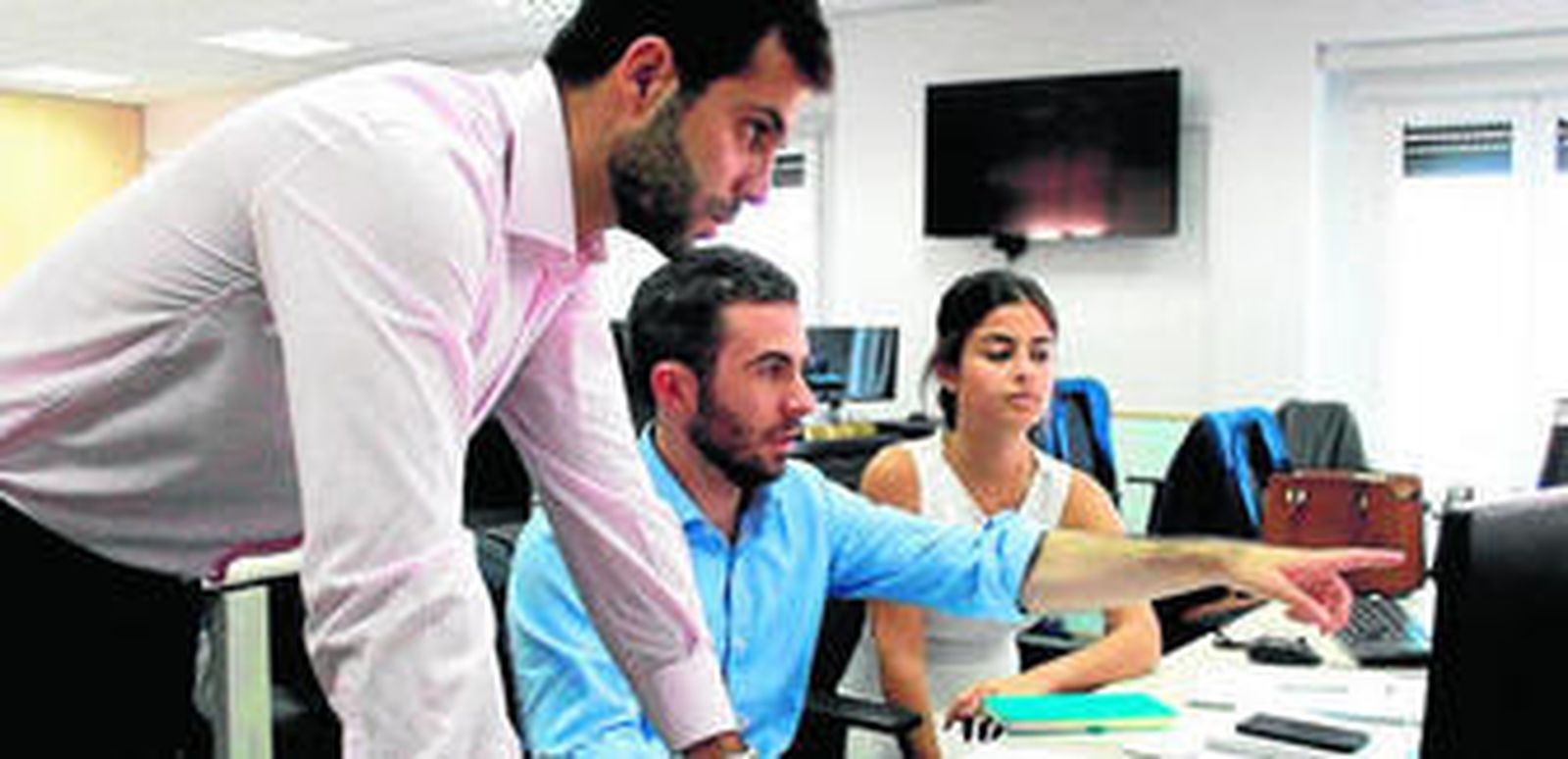 Varios trabajadores de esta empresa.