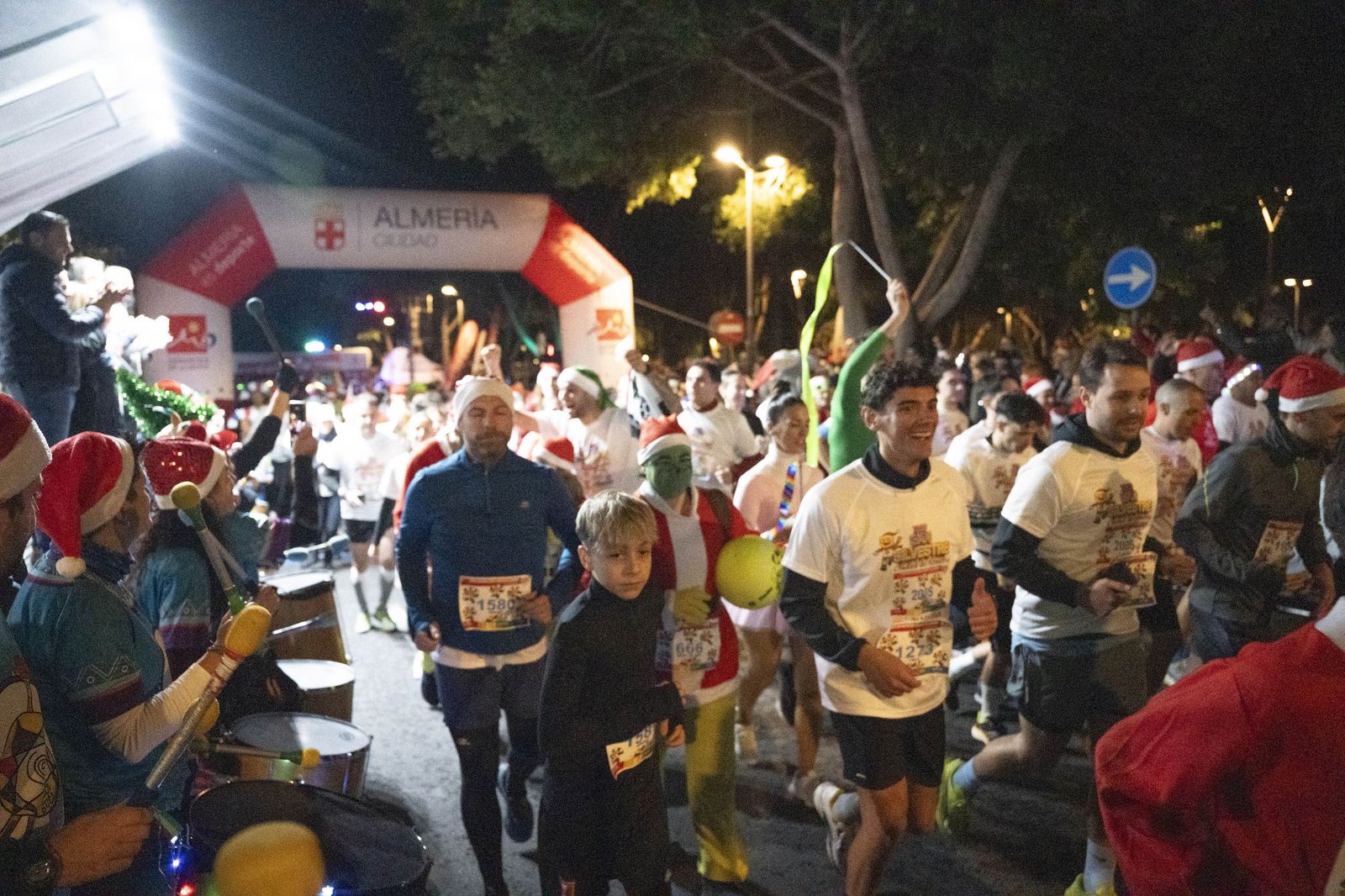 Almería corre y celebra su memoria olímpica en una San Silvestre de récord