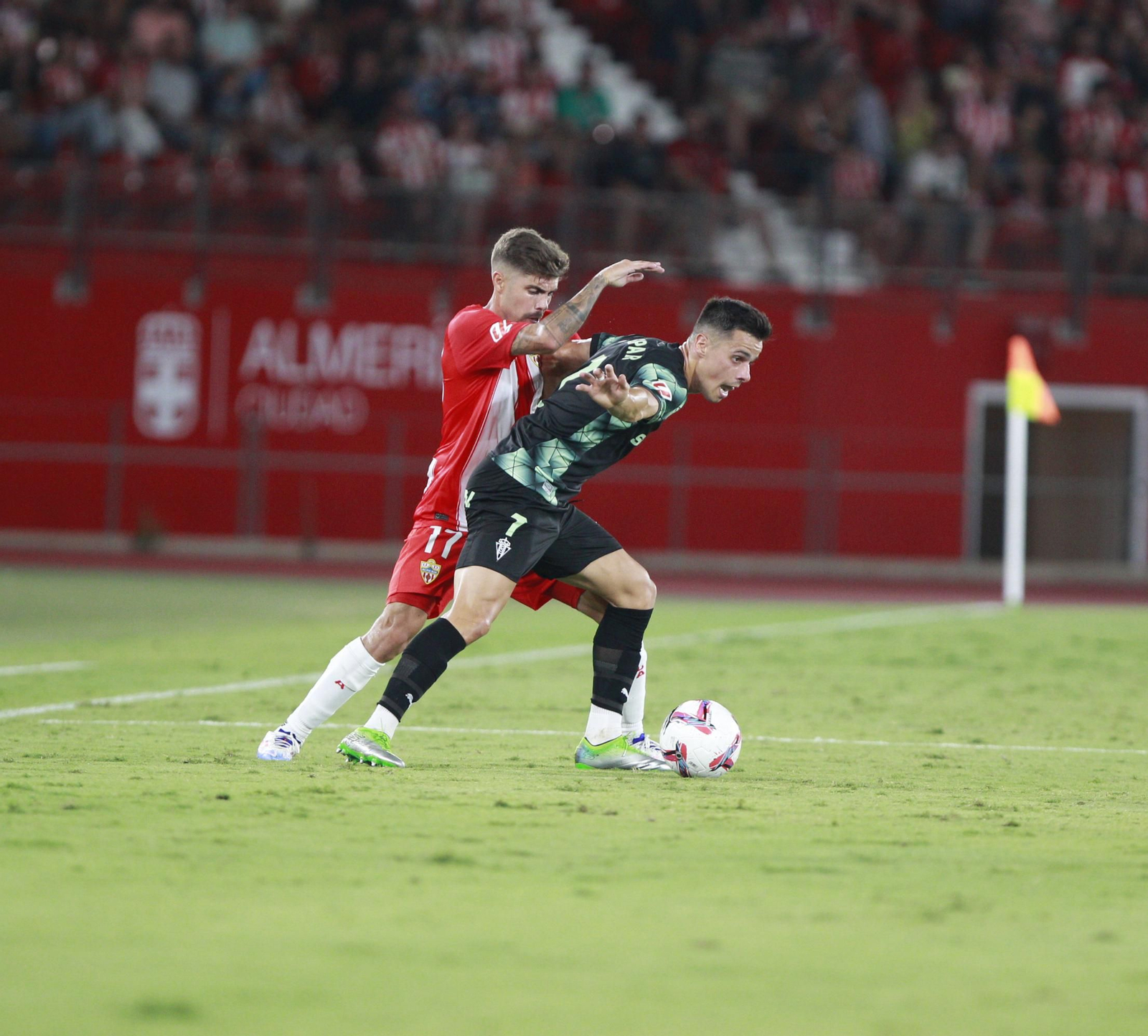 El partido U.D. Almería-Sporting de Gijón, en imágenes