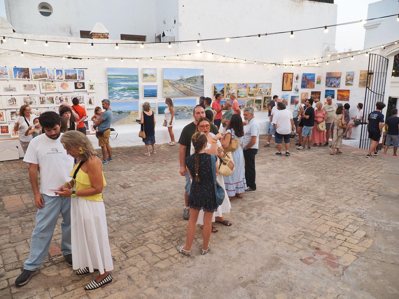 Paseo por el Arte de Ayamonte, el mayor museo efímero a cielo abierto, en imágenes