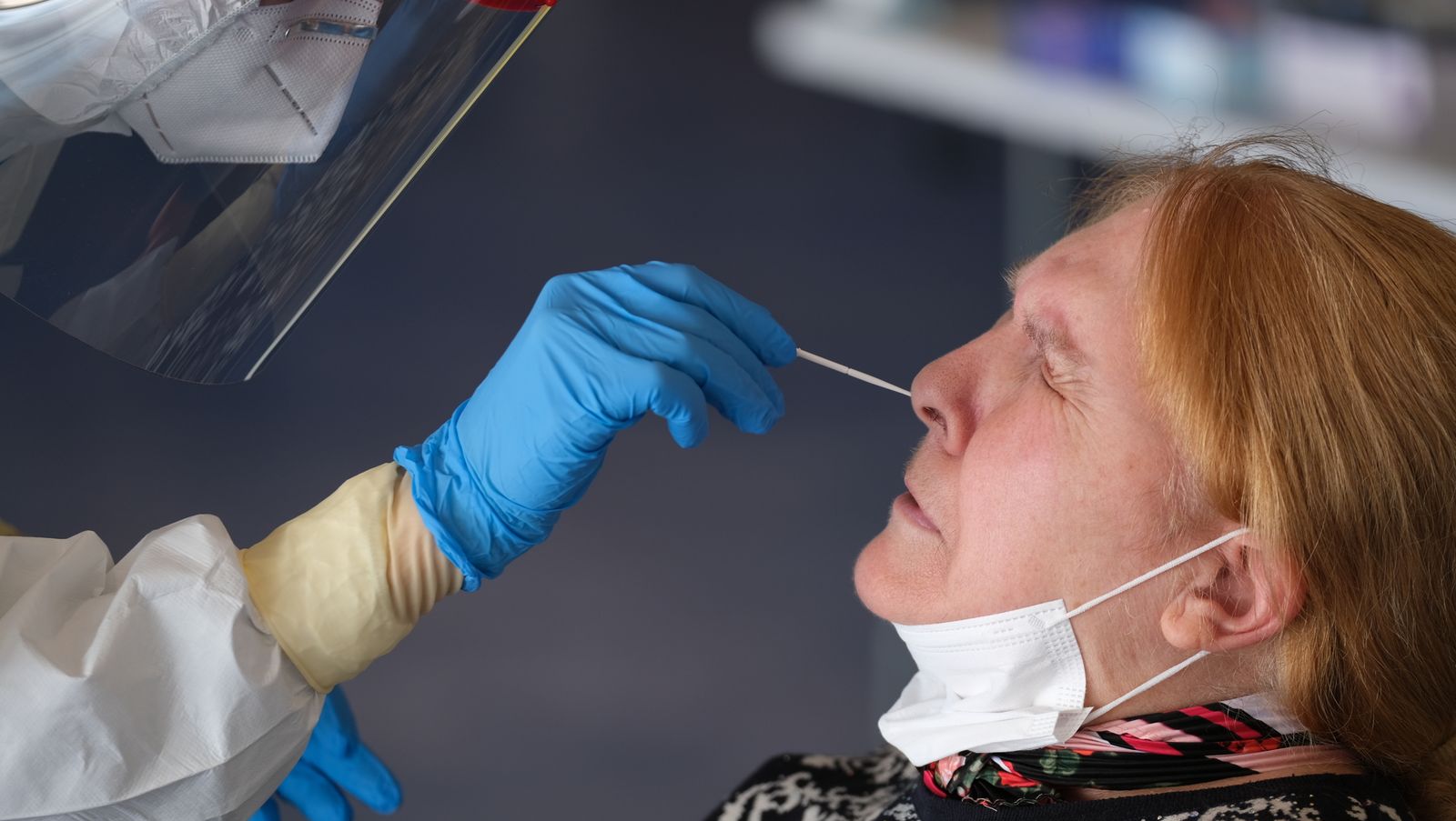 Fotogalería cribado test antígenos COVID-19 en Berja. Almería