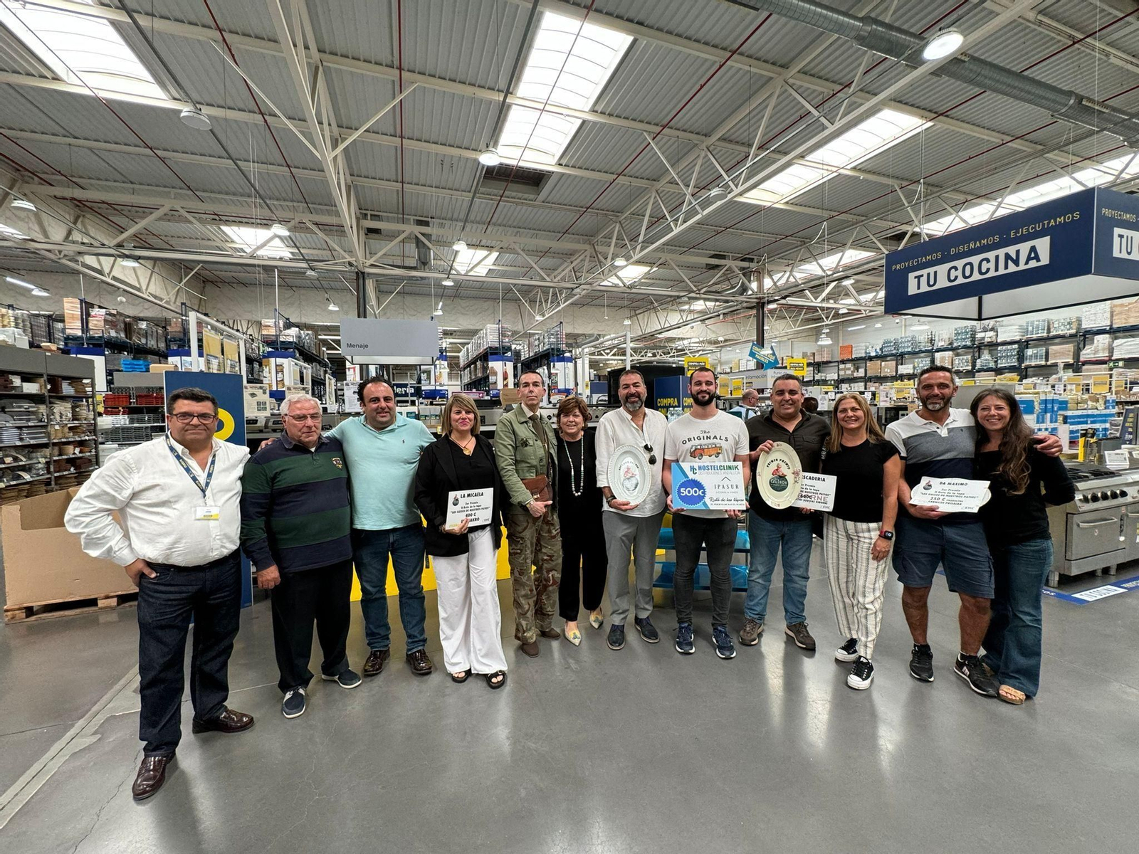 Una imagen de la entrega de premios de la ruta 'Los guisos de nuestros patios'. Una imagen de la entrega de premios de la ruta 'Los guisos de nuestros patios'.