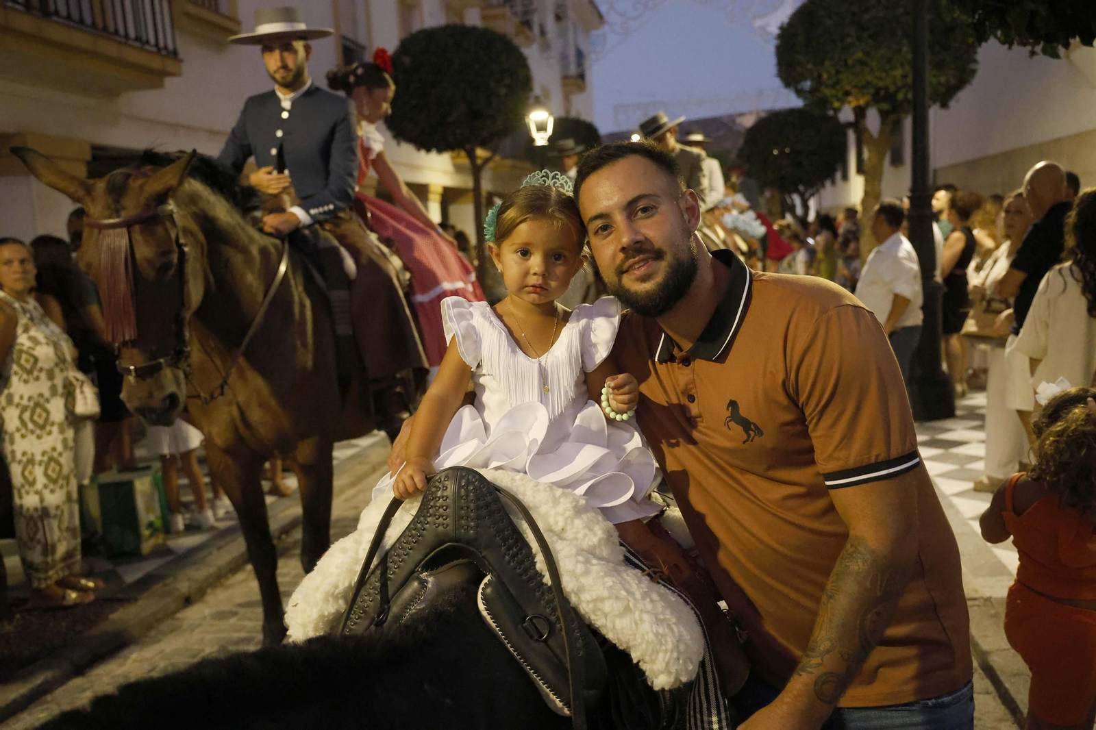 Búscate en las fotos de la cabalgata de la Feria Real de San Roque 2025