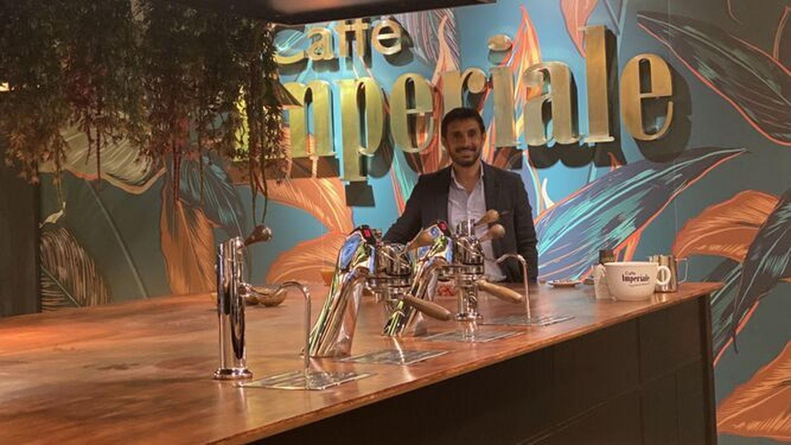 José Antonio Rodríguez Abril, CEO y fundador de Caffé Imperiale, en la zona de formación para hosteleros de la nueva fábrica.