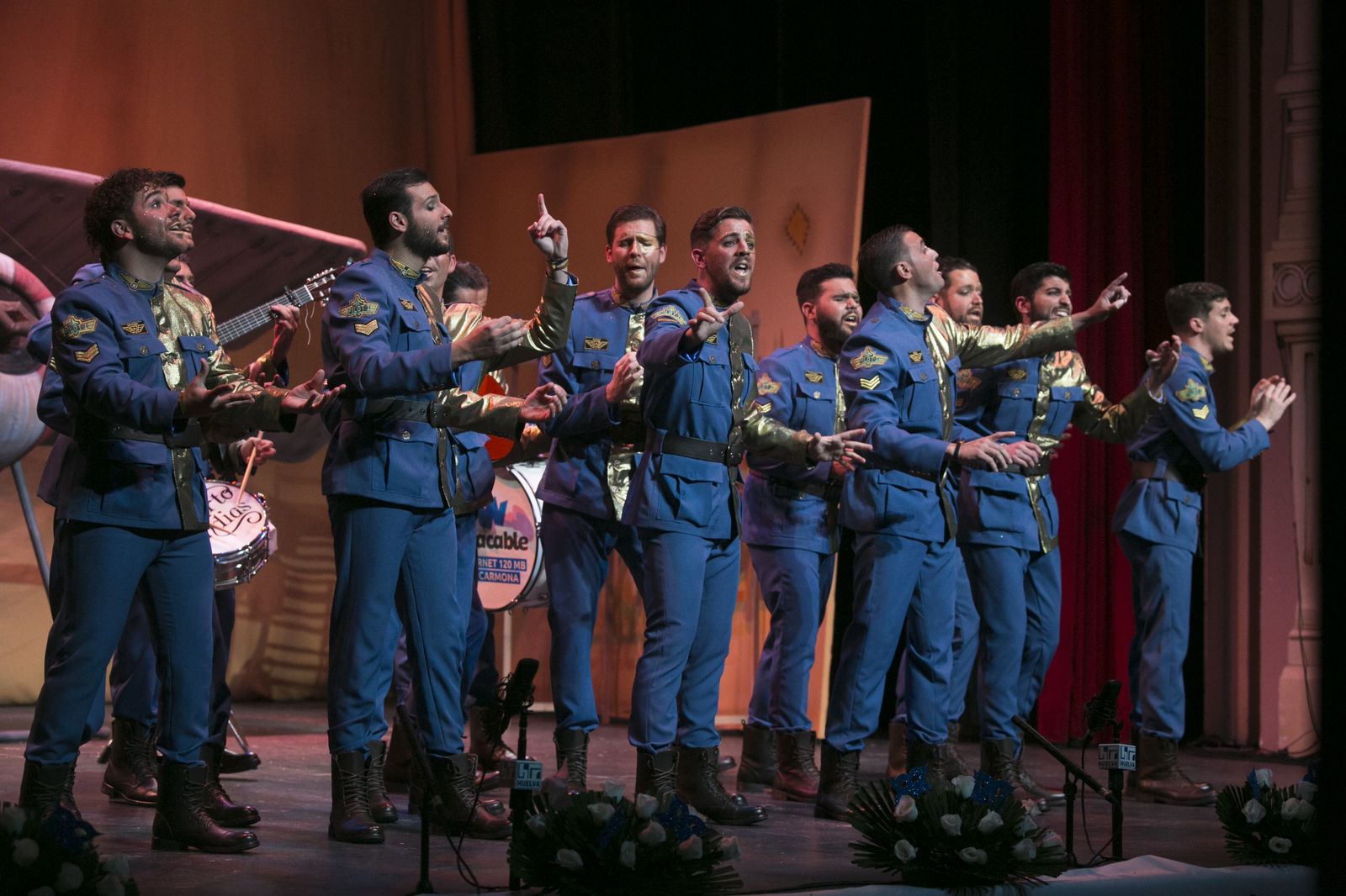 Comparsa 'El escuadrón del segundo mes', de Carmona (Sevilla)