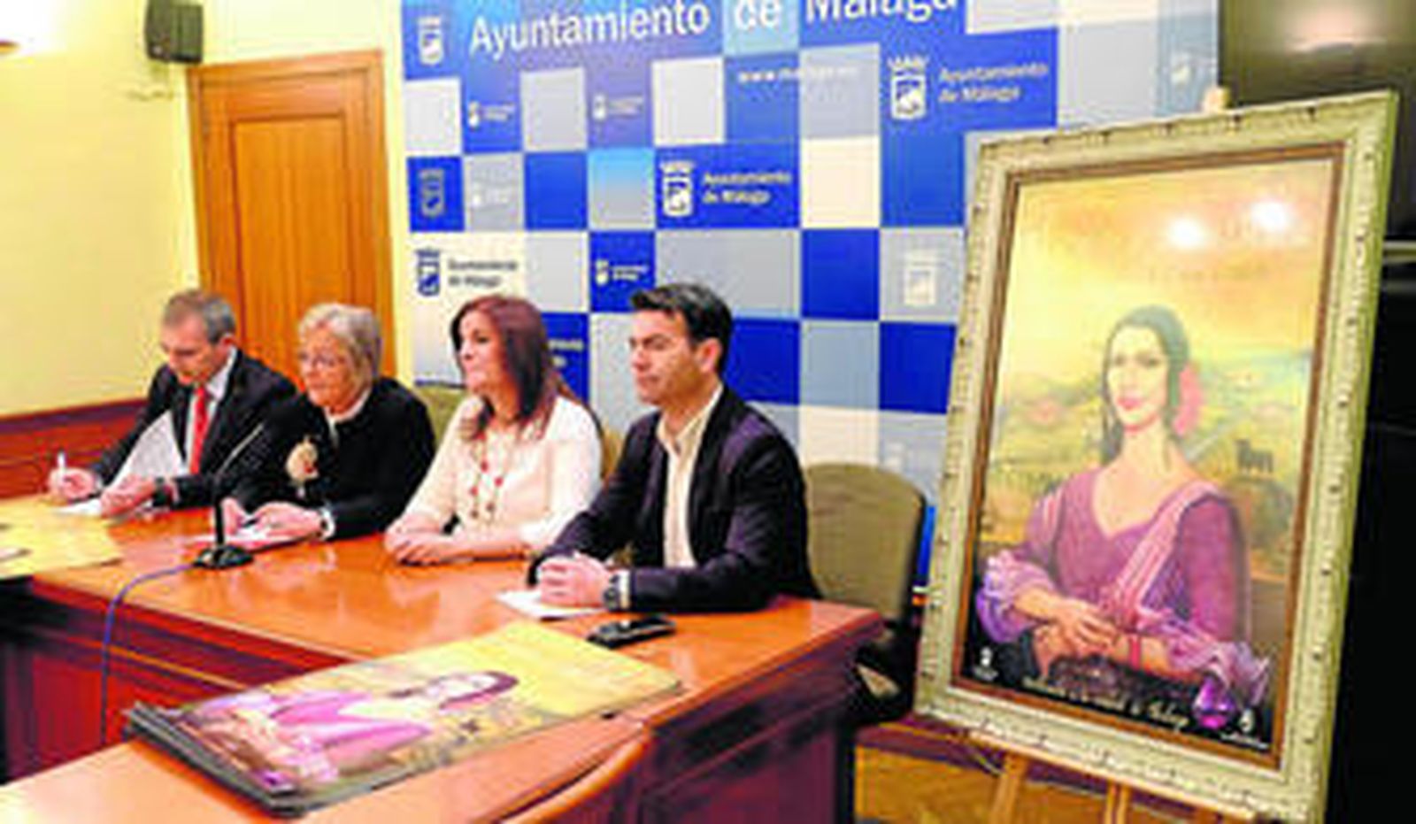 Los concejales Rocío Luque y Ángel Quintana, junto a los ediles malagueños de Fiestas y Turismo, Teresa Porras y Julio Andrade.