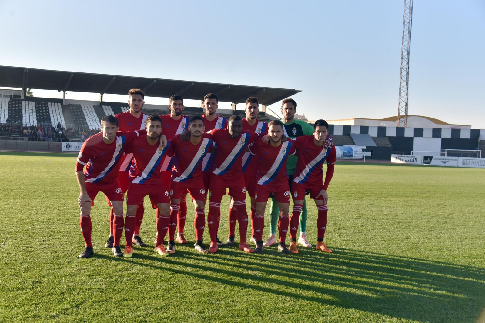 Formación inicial del Recre en el Municipal de La Línea, donde cosechó su última derrota