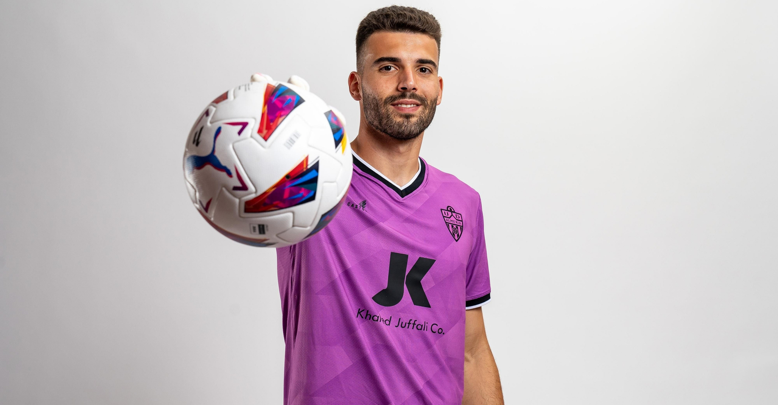 Maximiano, con su nueva camiseta