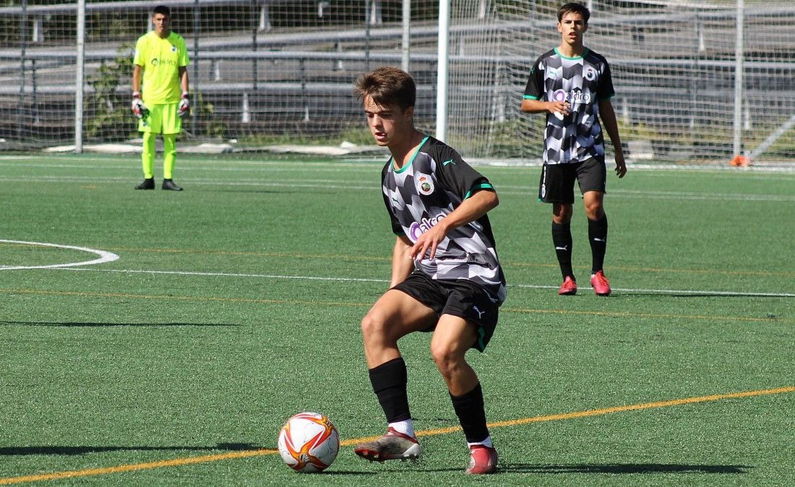 Neco Celorio, jugando con el Rayo Cantabria en Segunda Federación, la pasada temporada