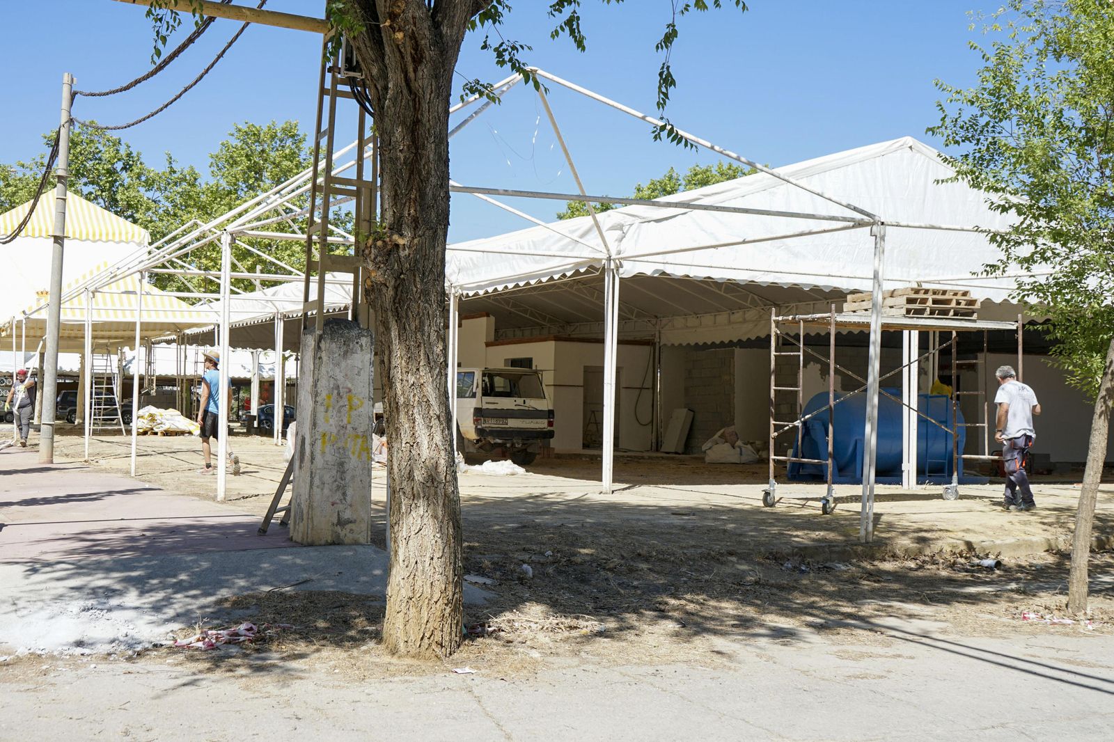 El montaje de la feria de Granada, en imágenes