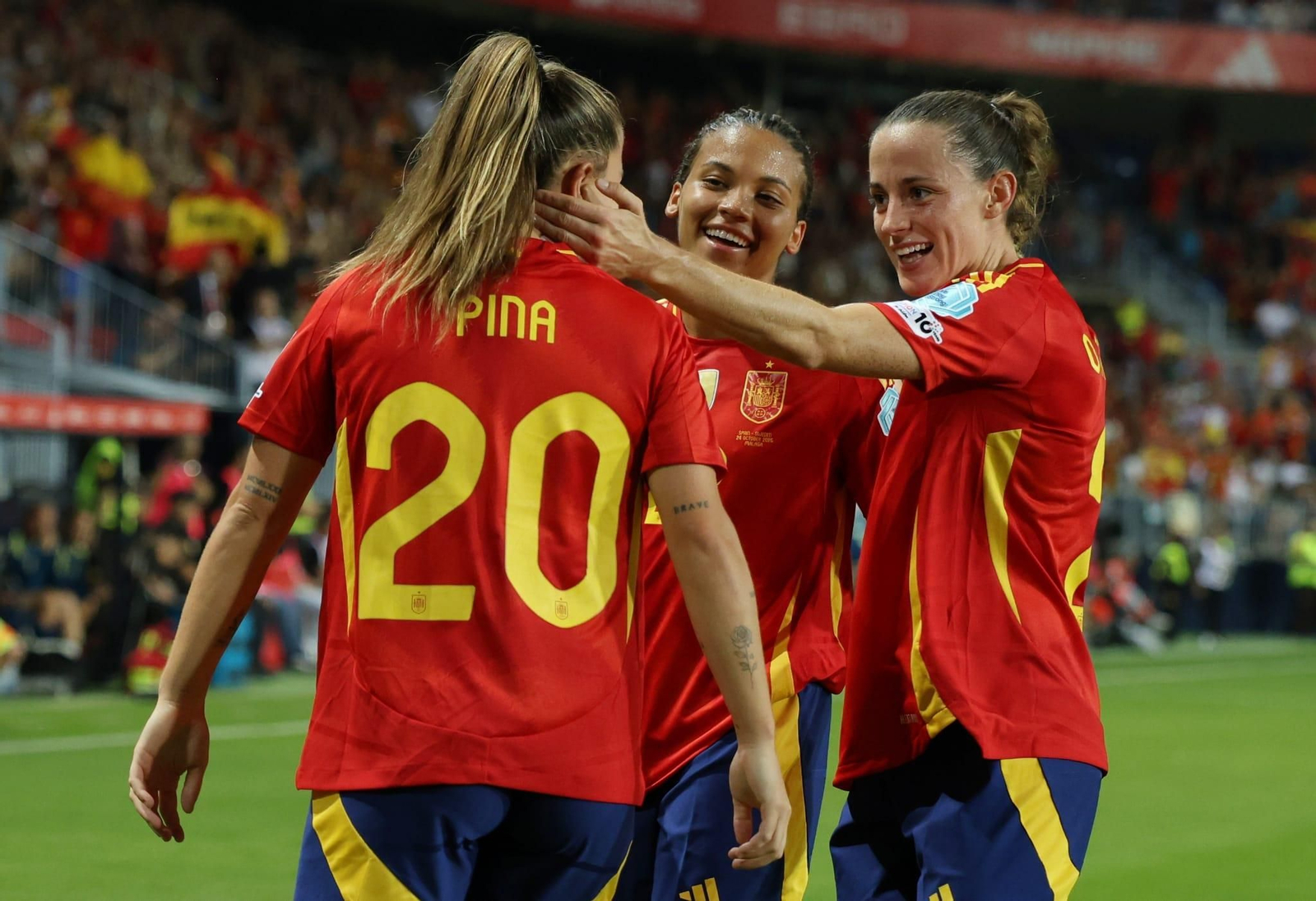 España celebra uno de sus goles.