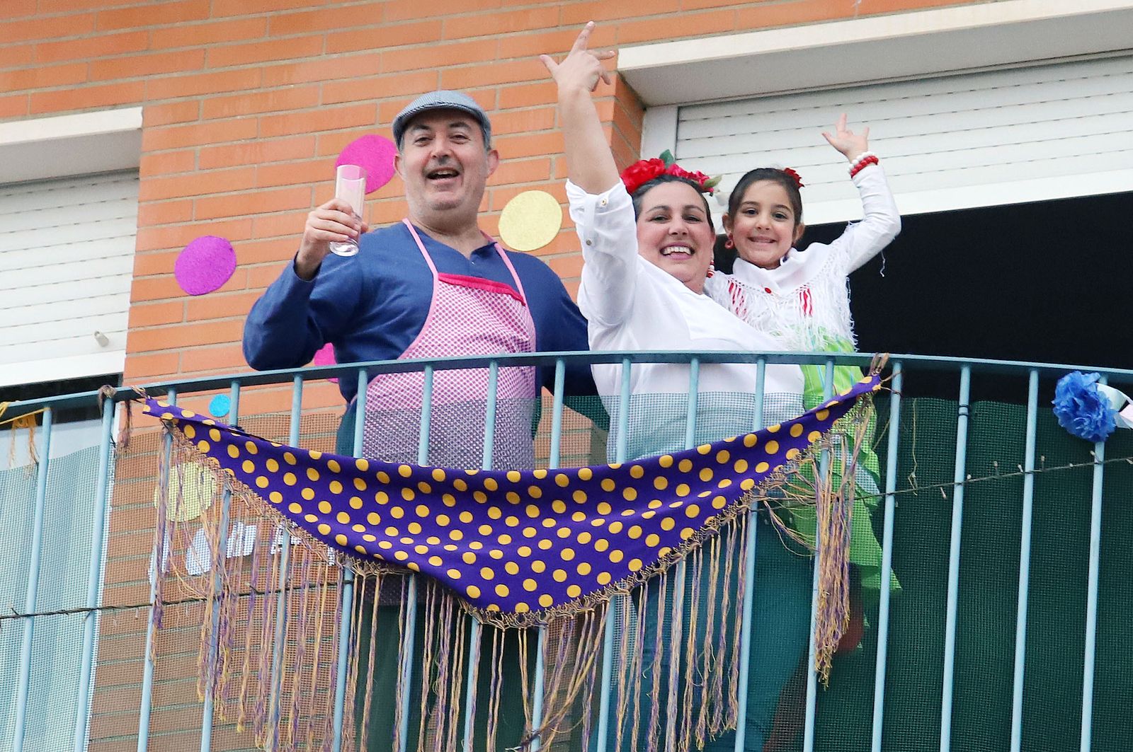 Imágenes de los aplausos de la calle Fenicios