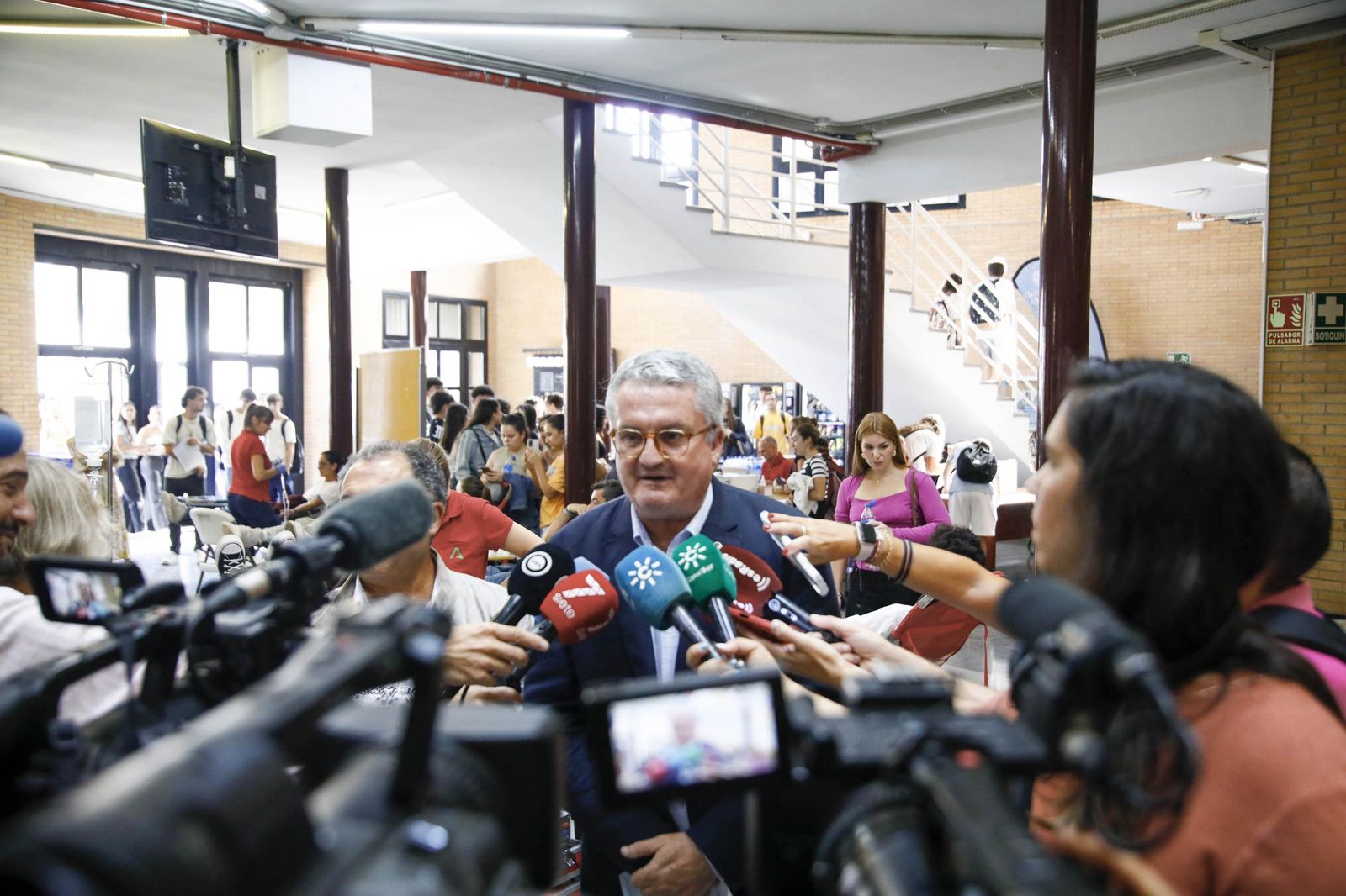 La colecta de sangre y plasma en la Universidad de Almería, en imágenes