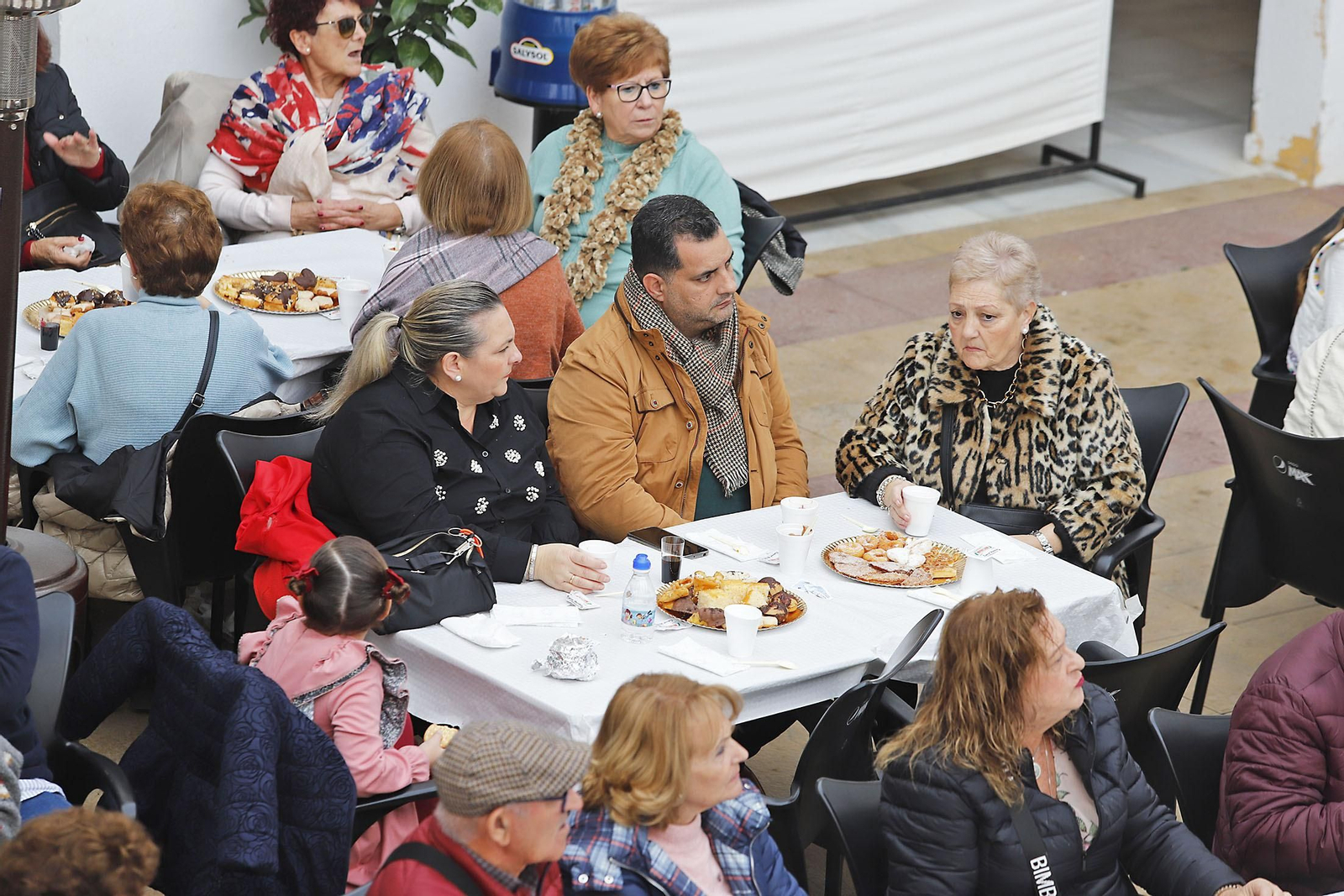 Imágenes de la zambomba en la Hermandad de Emigrantes
