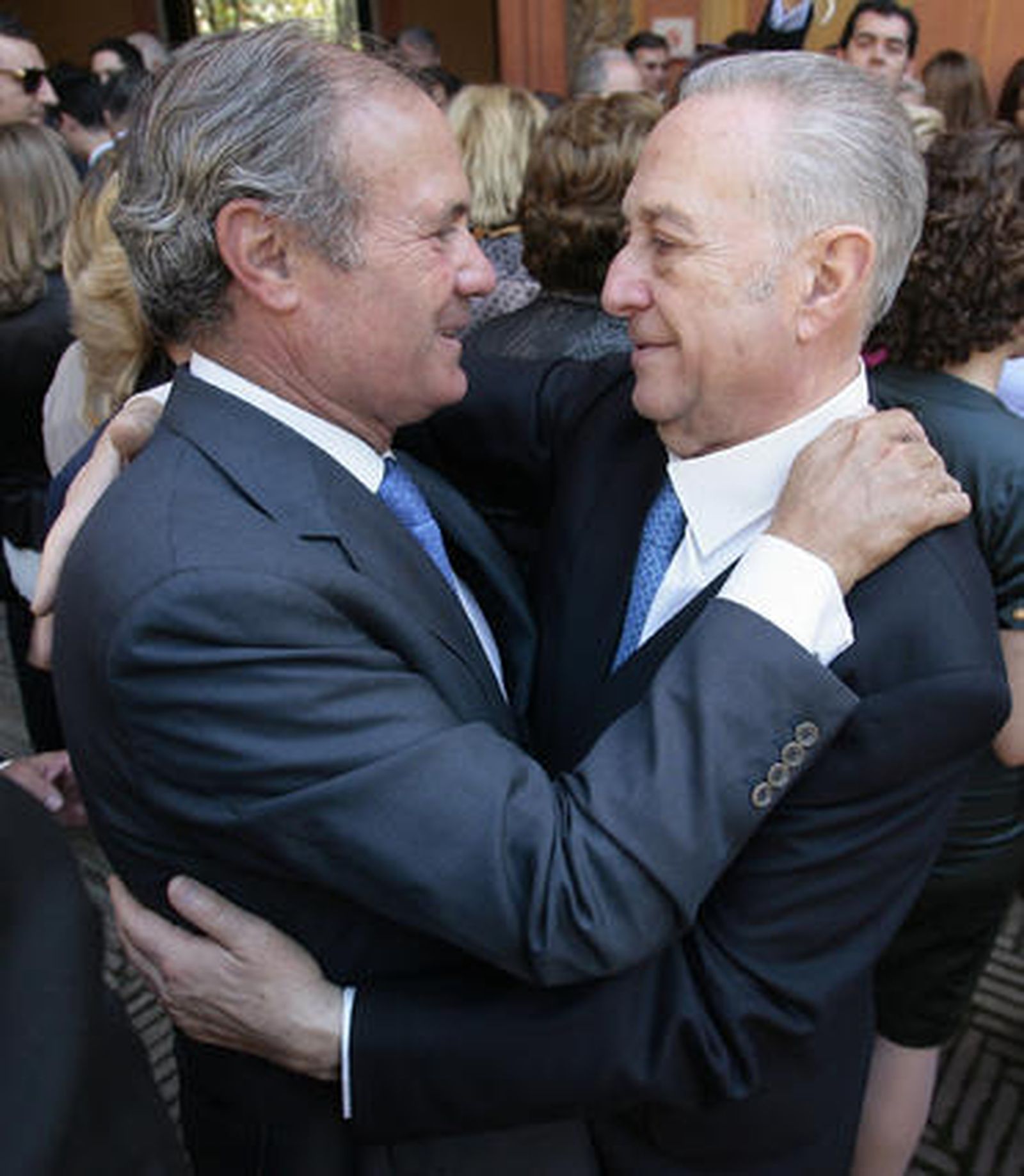 Cano-Romero saludando a los asistentes.

Foto: Juan Carlos Munoz