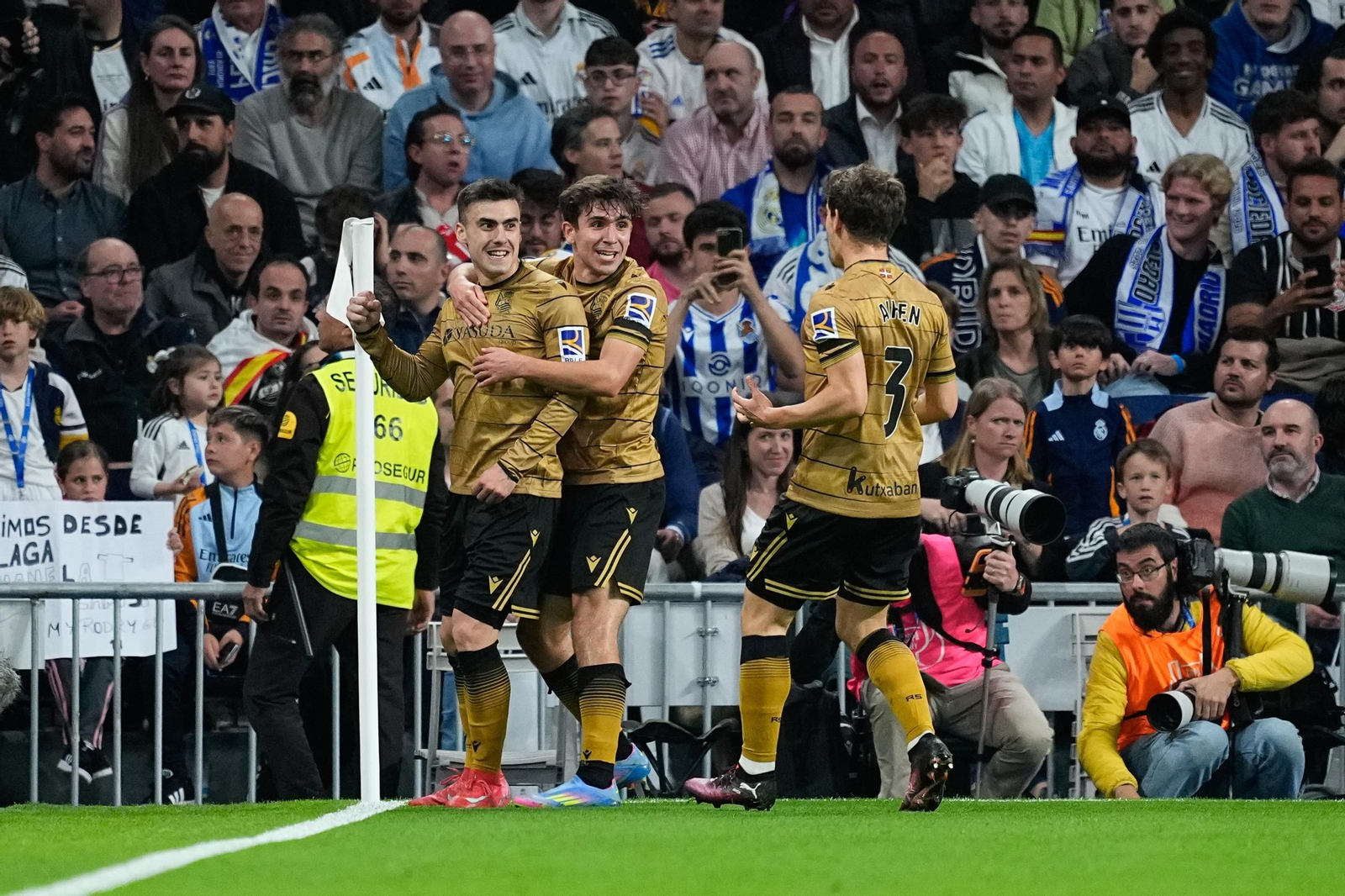 Las fotos del Real Madrid - Real Sociedad camino del Estadio de la Cartuja