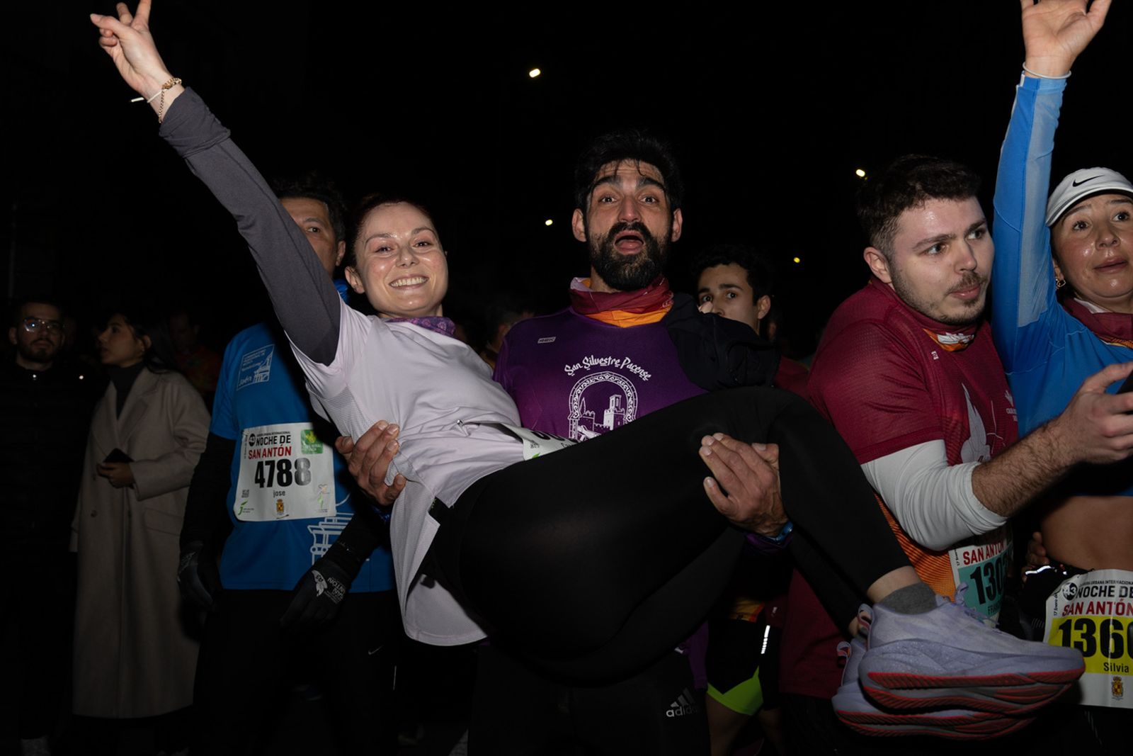 En imágenes: búscate en tu llegada a meta de la Carrera de San Antón 2026 (III)