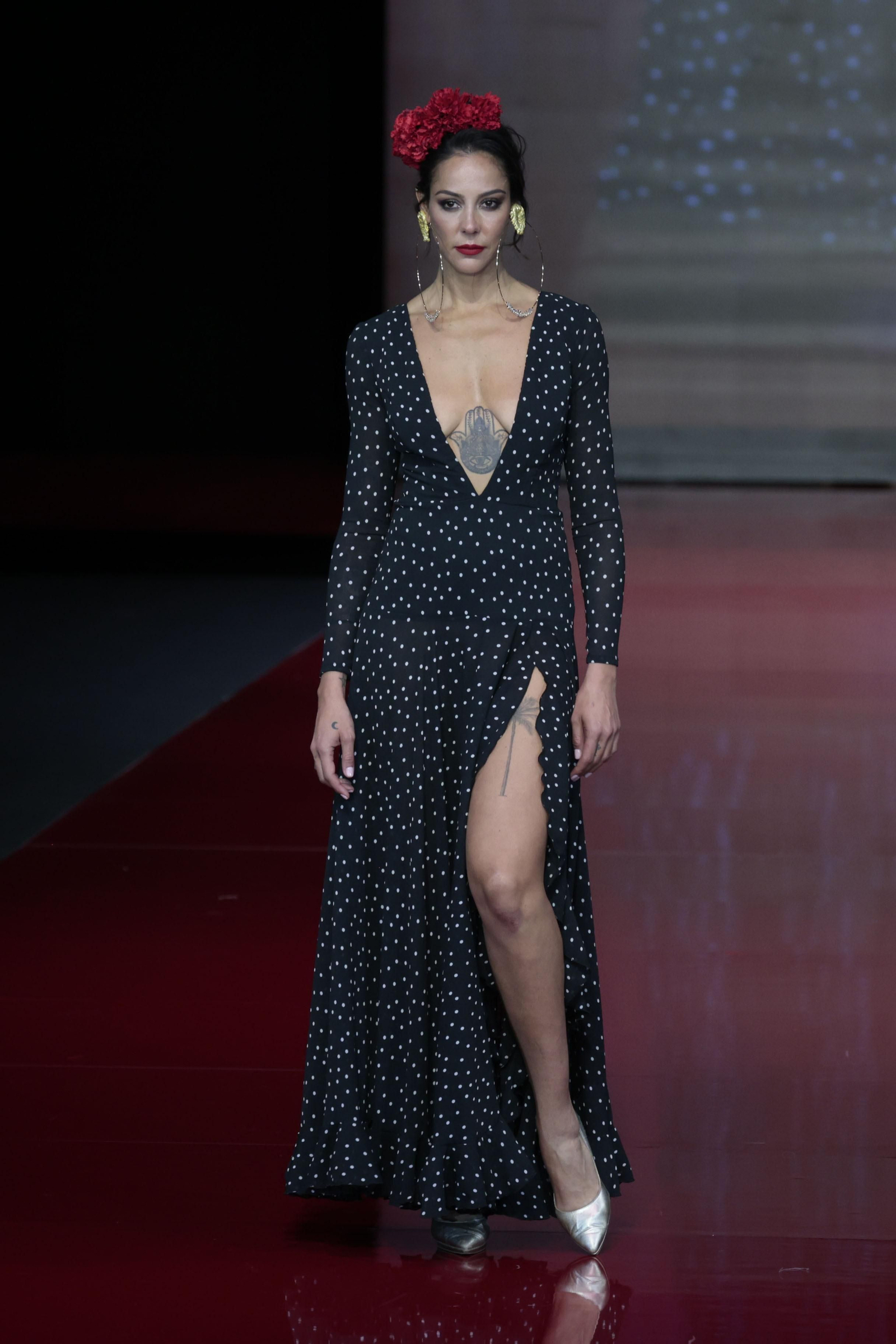 El desfile de Rosa Pedroche en SIMOF 2022, todas las fotos
