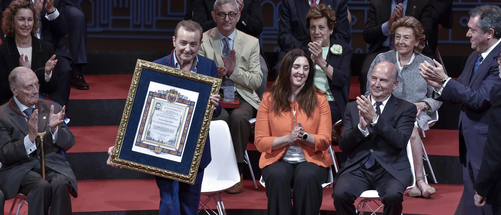 Las imágenes de la entrega de las Medallas de la Ciudad de Sevilla