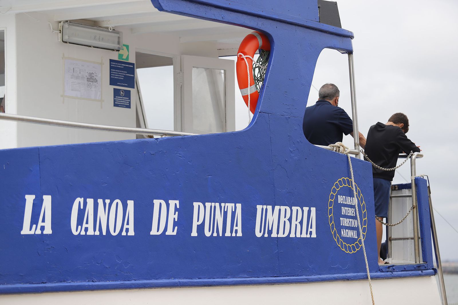 El servicio de canoas entre Punta Umbría y Huelva da el pistoletazo de salida este fin de semana